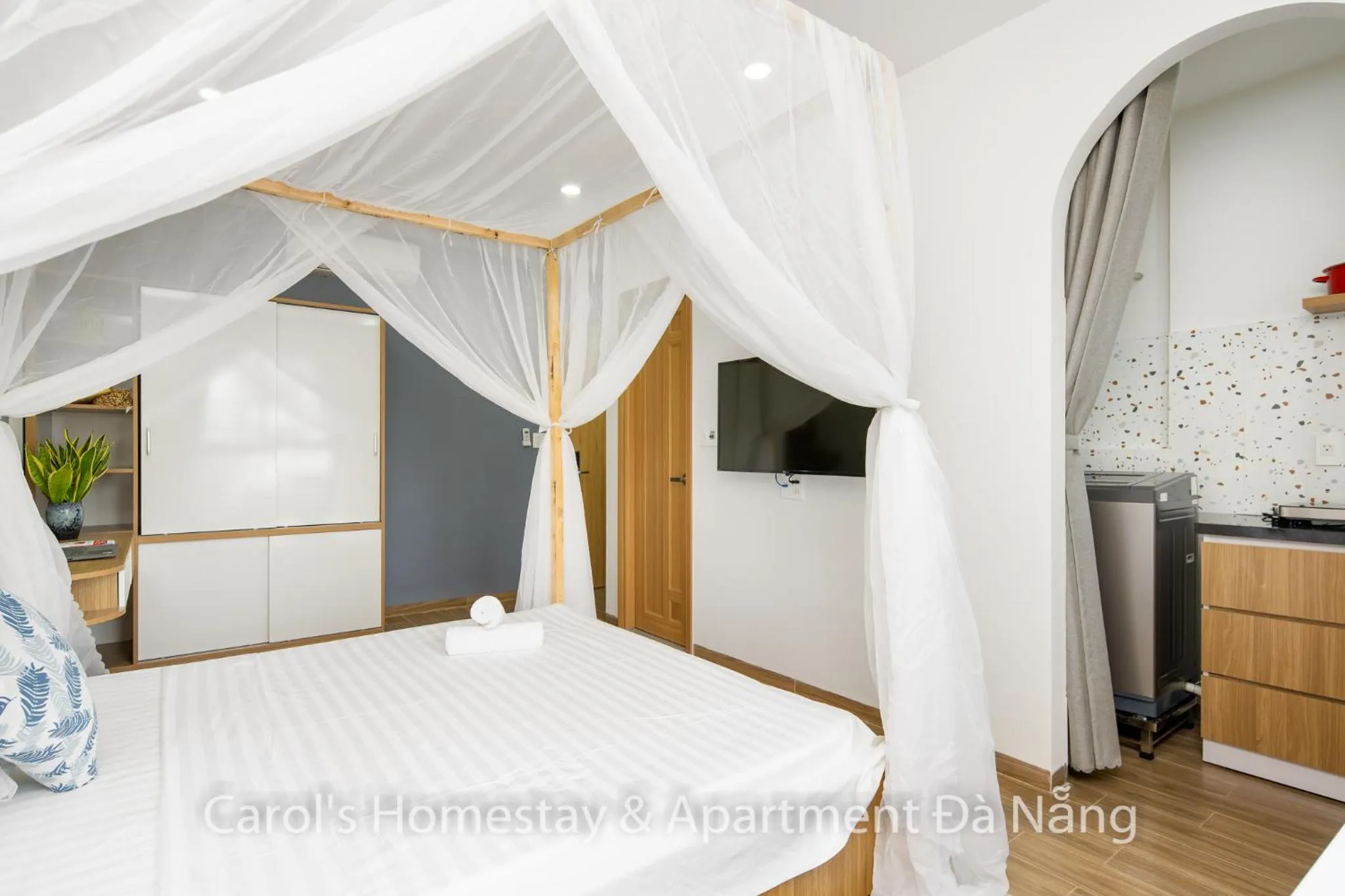 Photo of the whole room, Bed in Carol Homestay & Apartment Da Nang 3