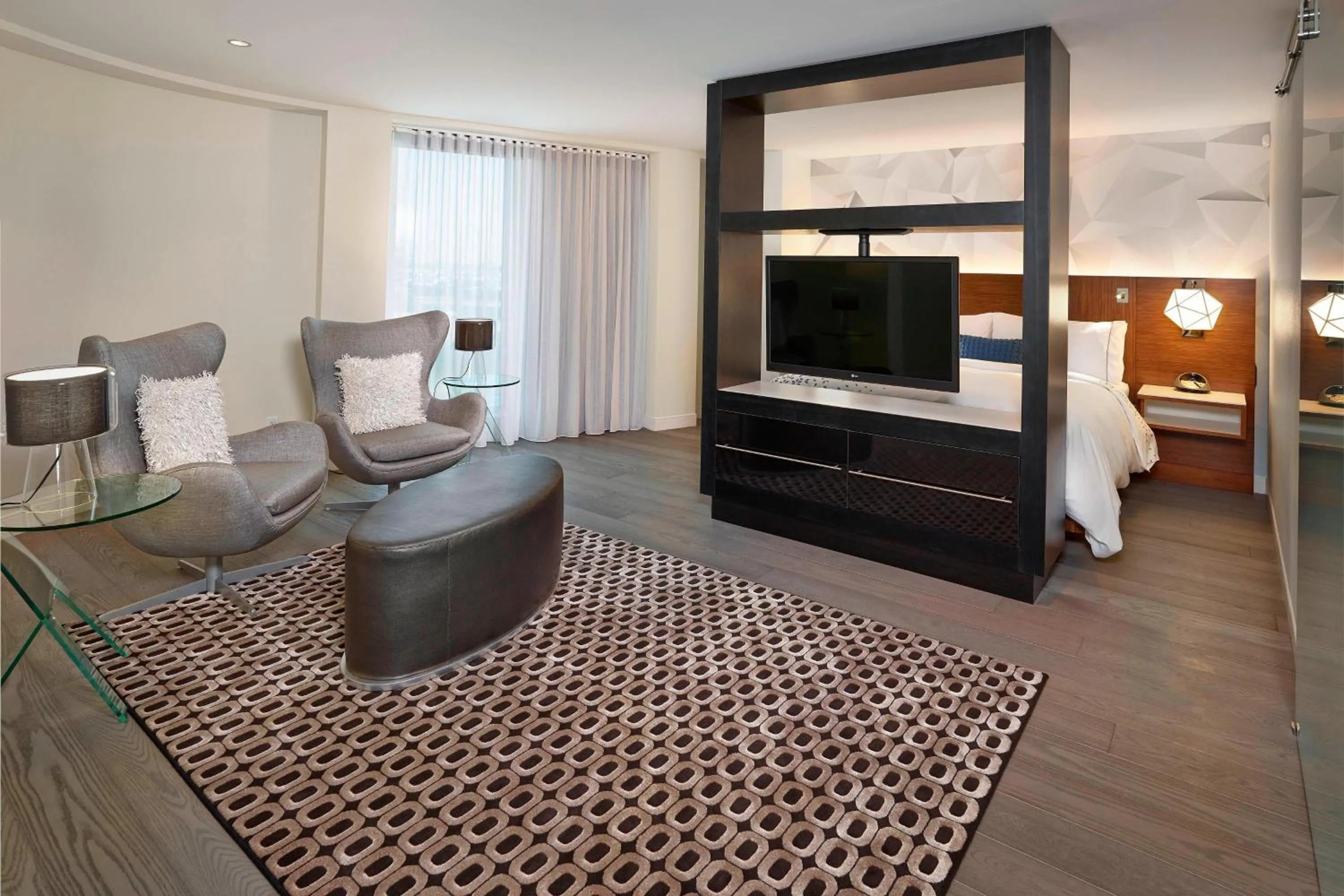 Bedroom in Renaissance Edmonton Airport Hotel