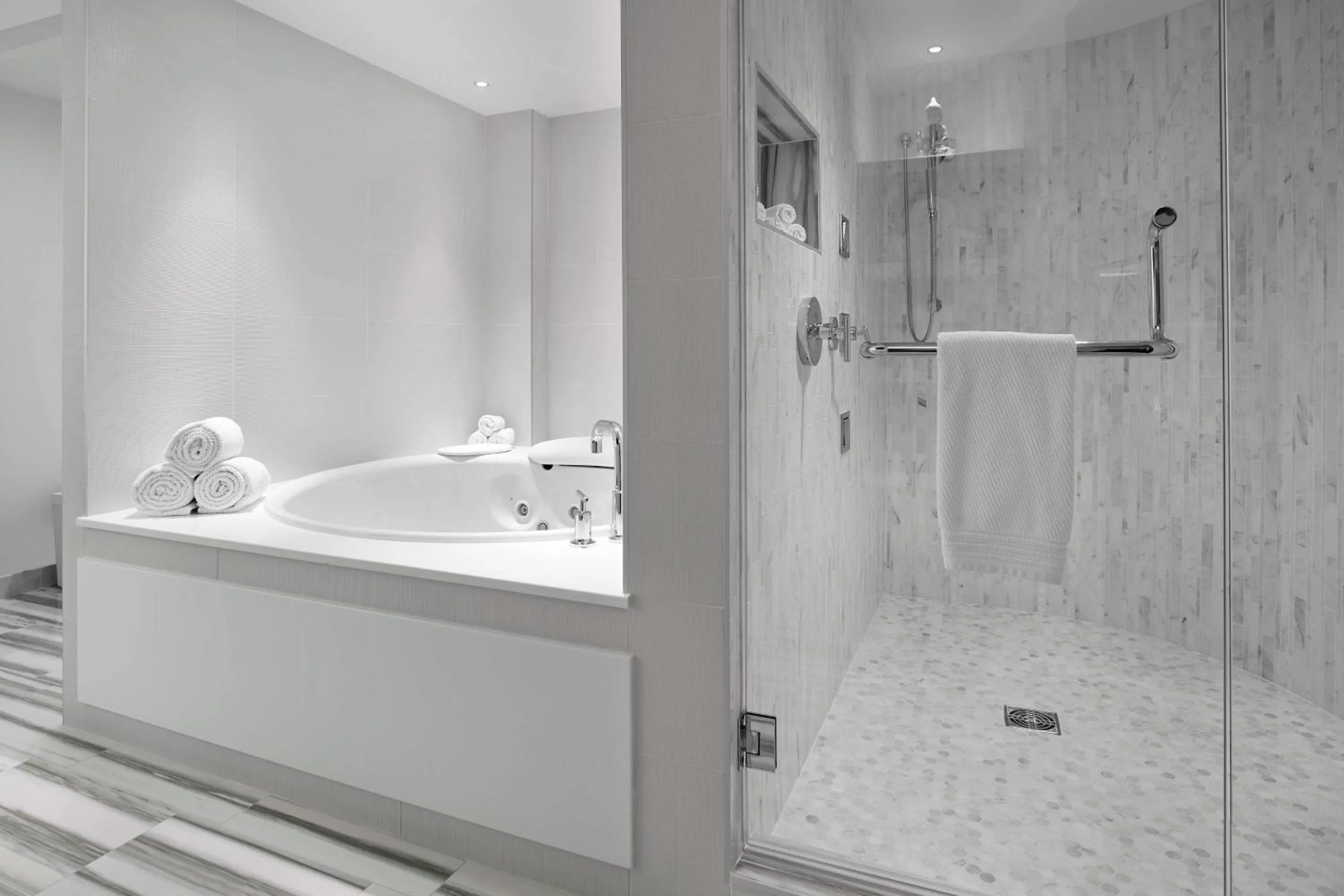 Bathroom in Renaissance Edmonton Airport Hotel