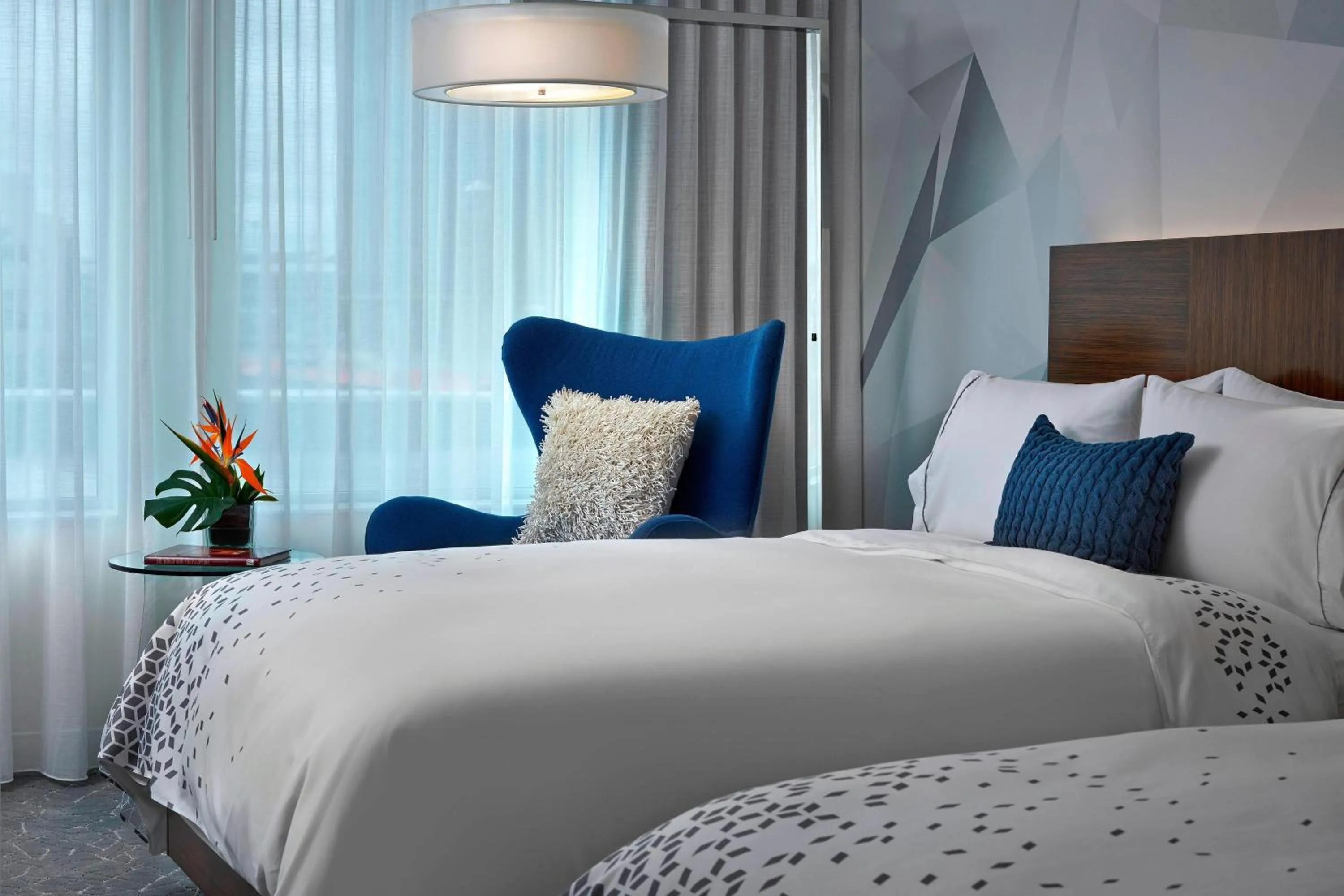 Photo of the whole room, Bed in Renaissance Edmonton Airport Hotel