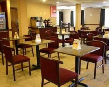 Restaurant/places to eat in Quality Inn Dunkirk