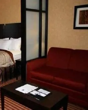 Decorative detail, Bed in Quality Inn Dunkirk