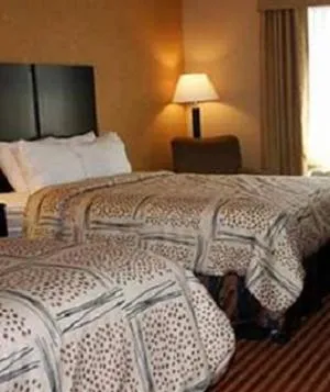 Bed in Quality Inn Dunkirk