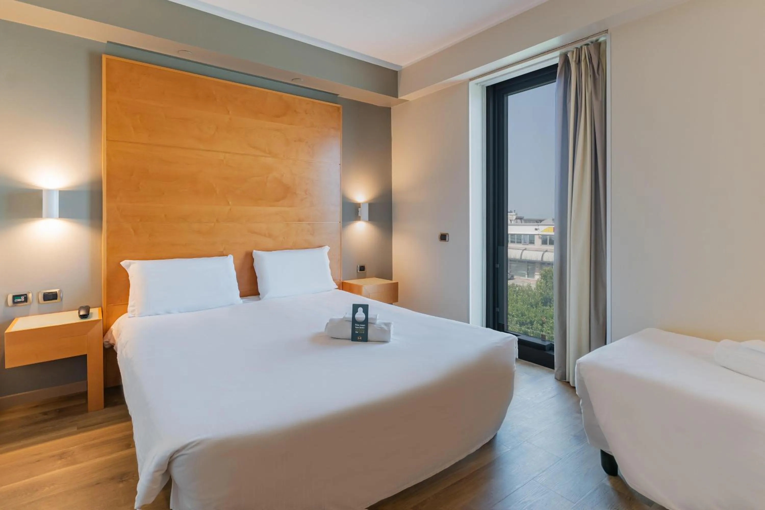 Photo of the whole room, Bed in B&B HOTEL Pisa Airport