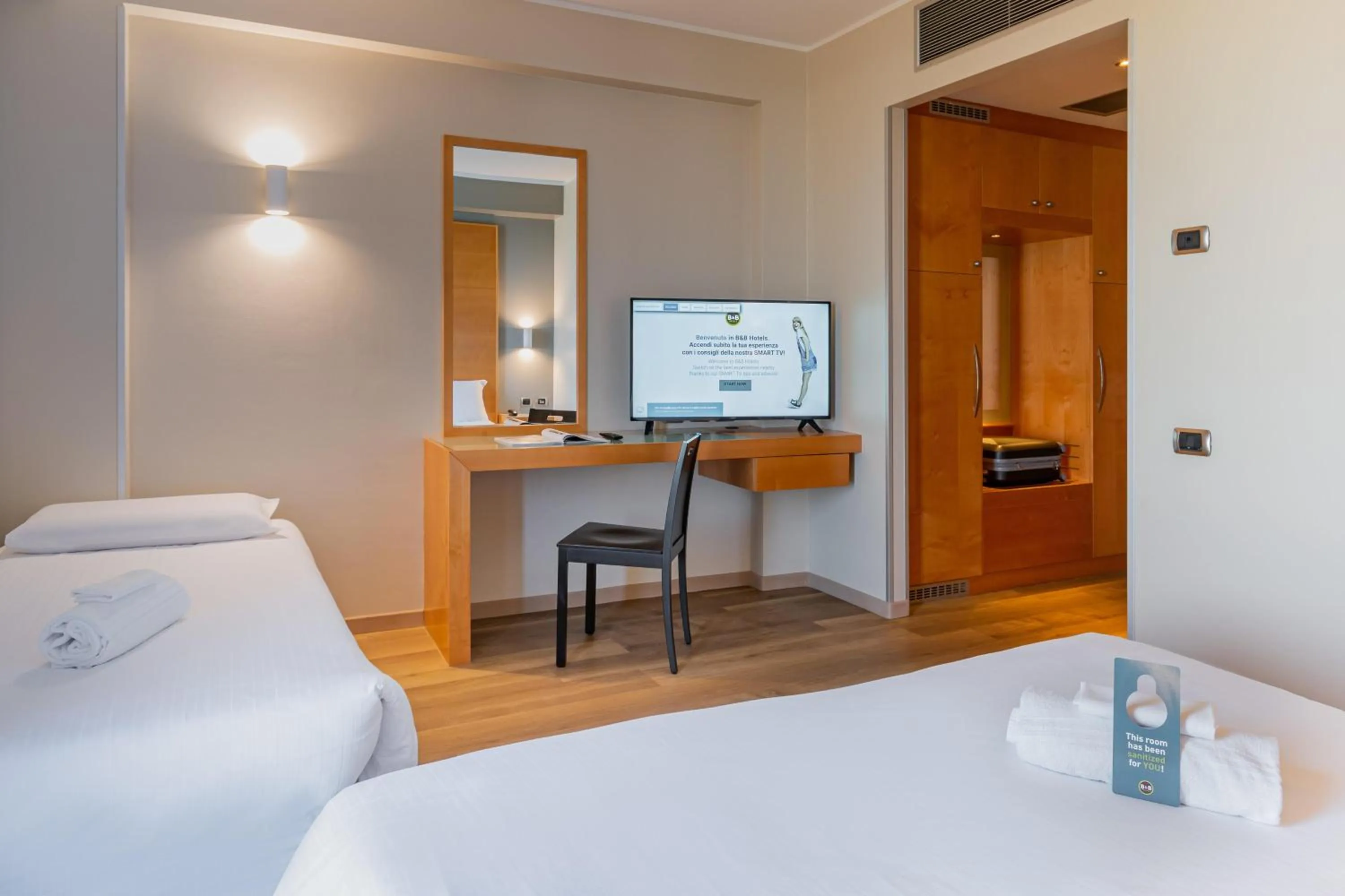 Photo of the whole room, Bed in B&B HOTEL Pisa Airport