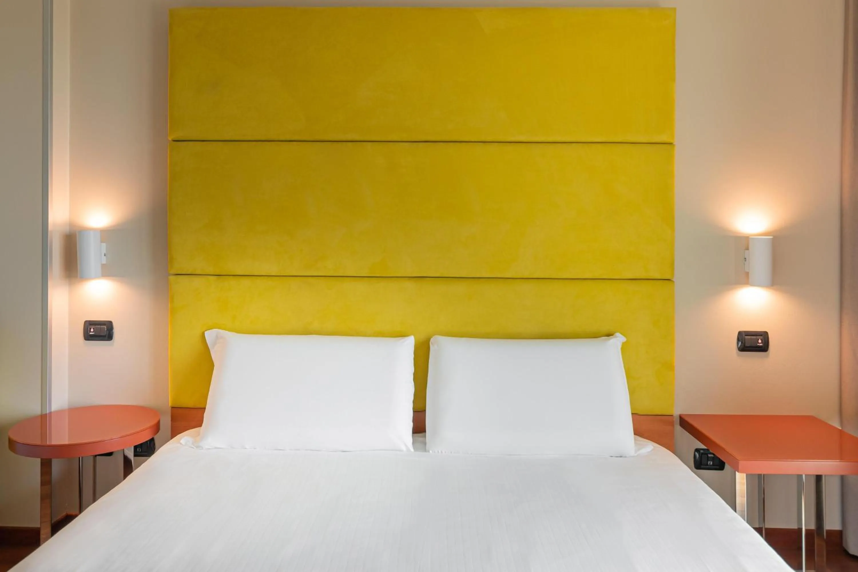 Photo of the whole room, Bed in B&B HOTEL Pisa Airport