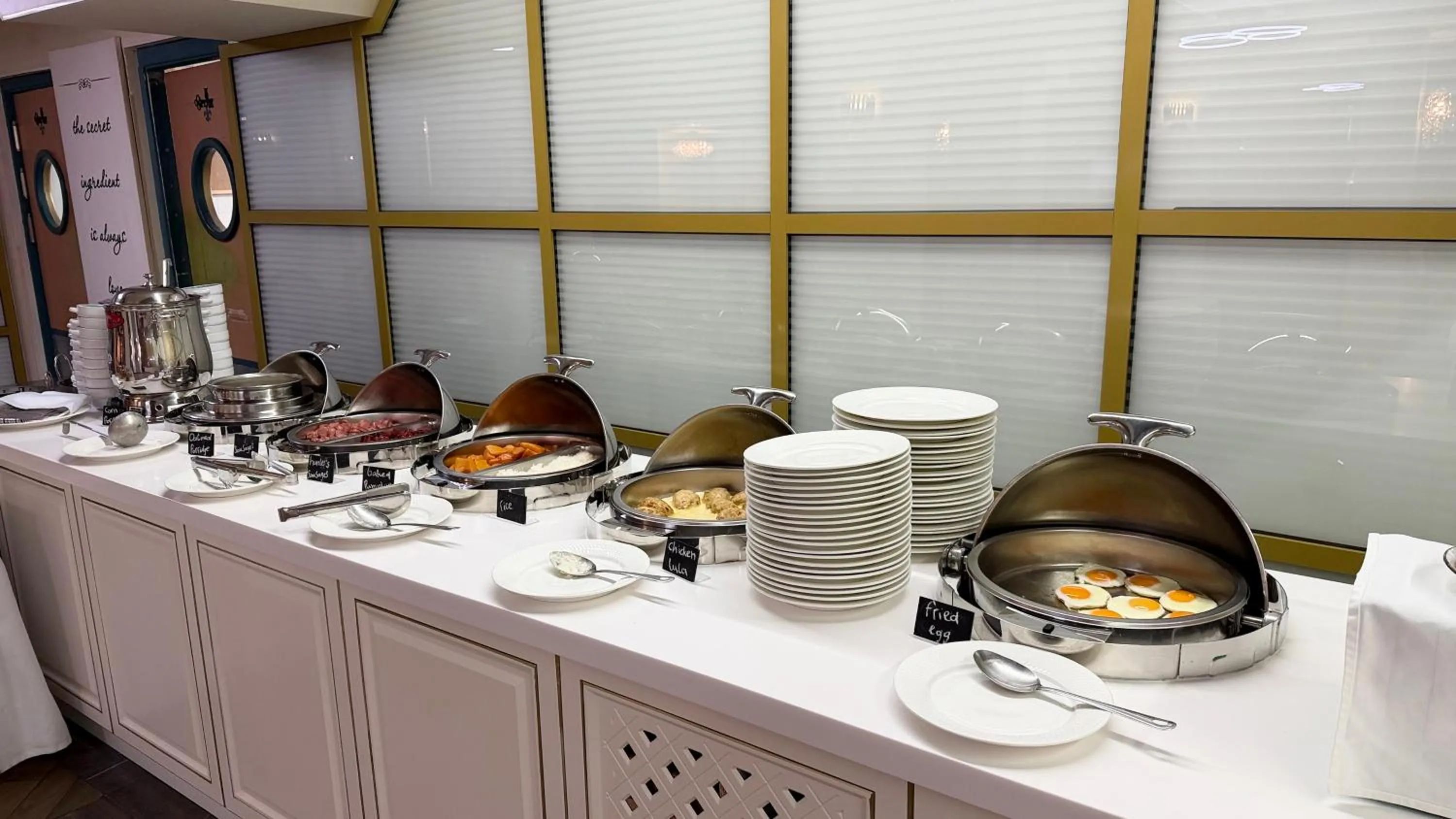 Breakfast in Somerset City Centre Atyrau