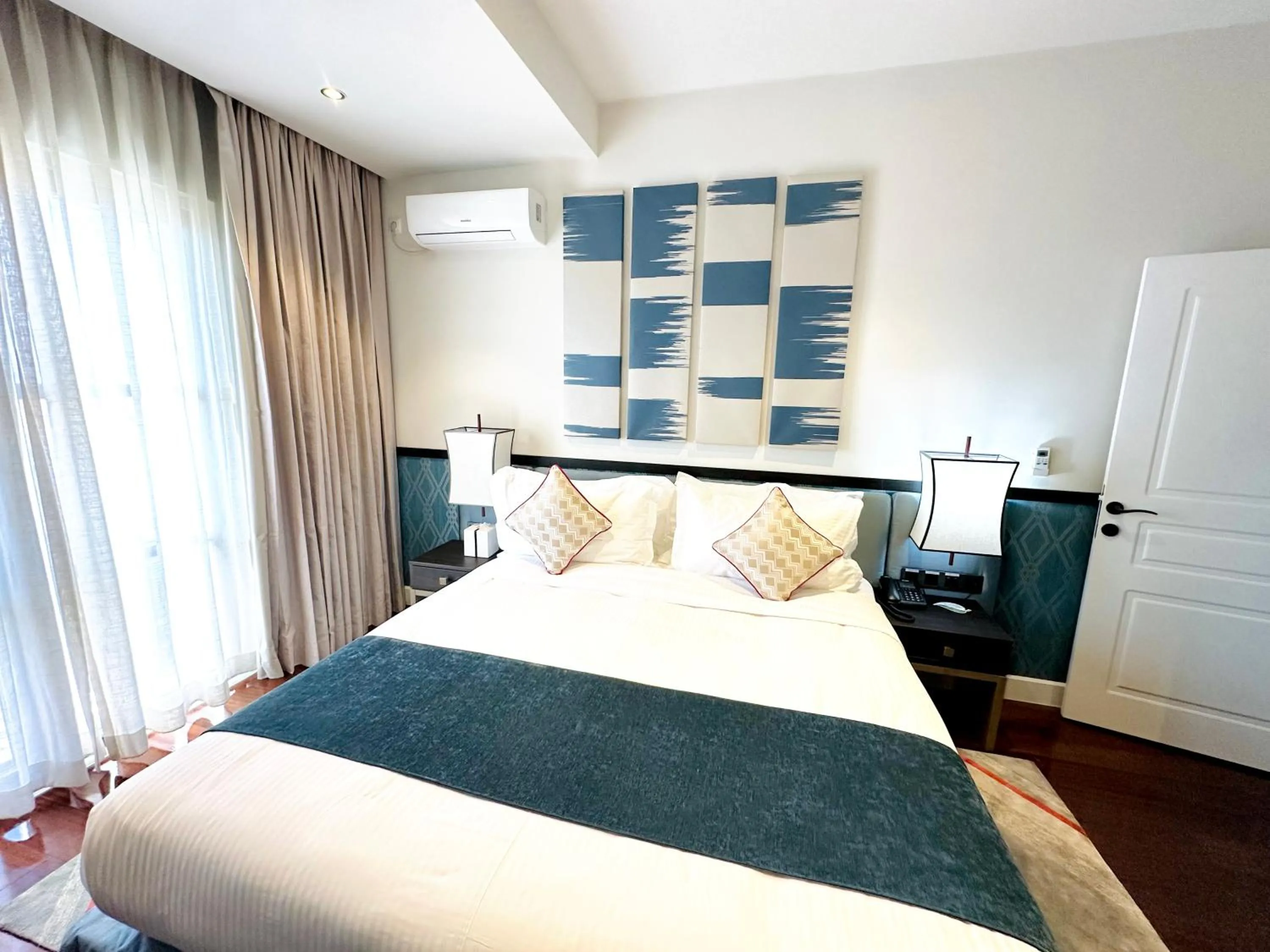 Bed in Somerset City Centre Atyrau