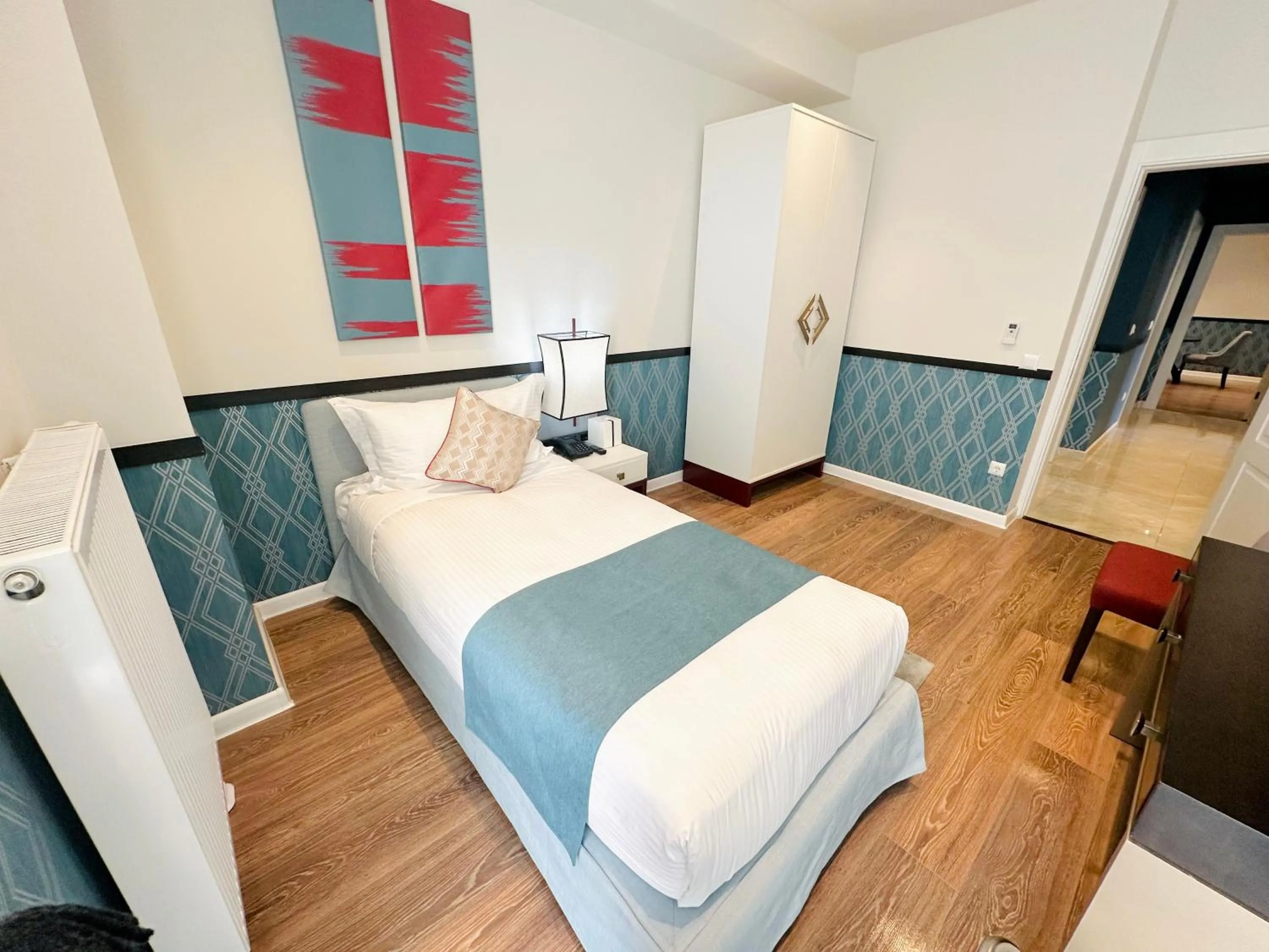 Bed in Somerset City Centre Atyrau