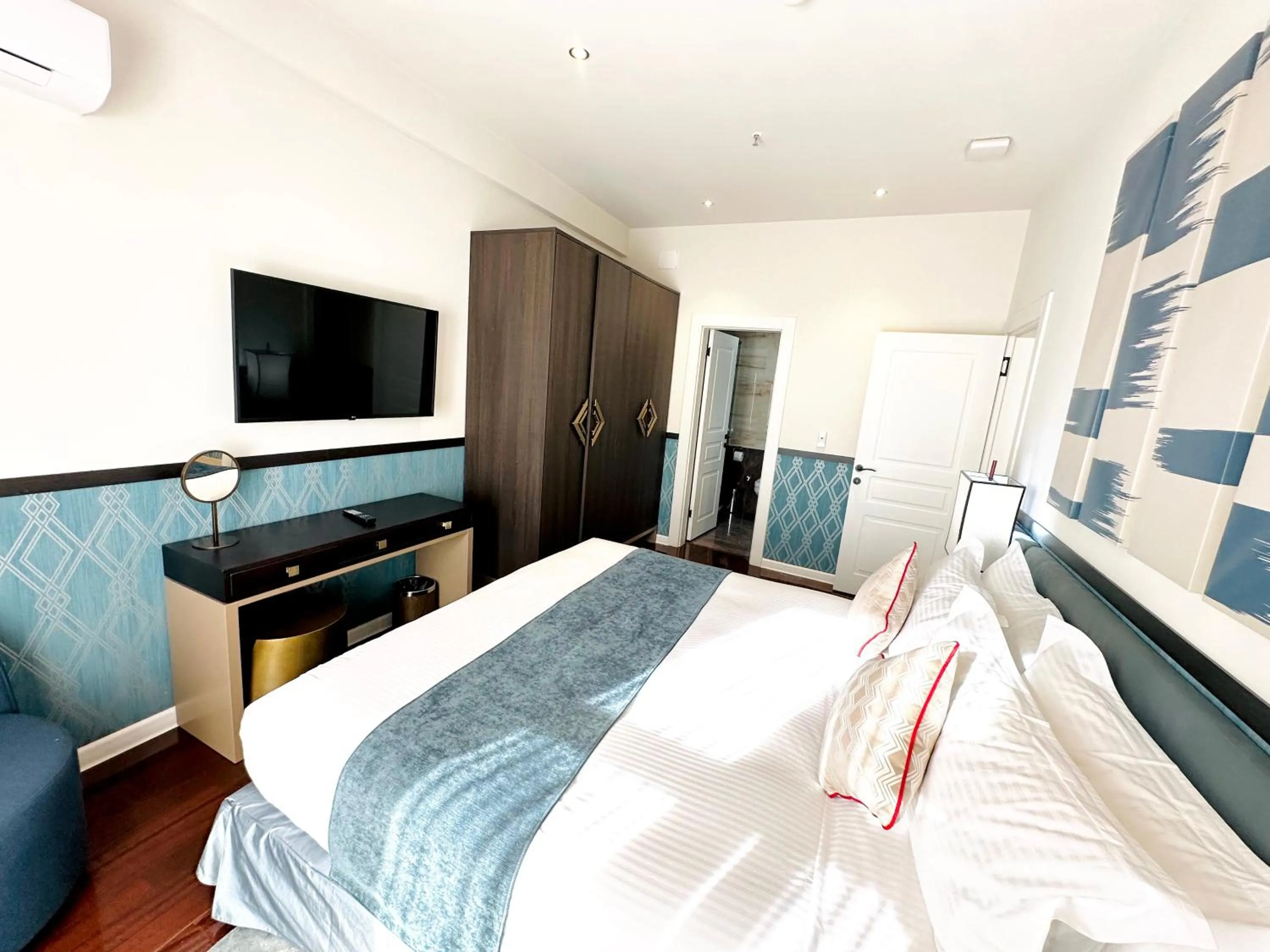 Bed in Somerset City Centre Atyrau