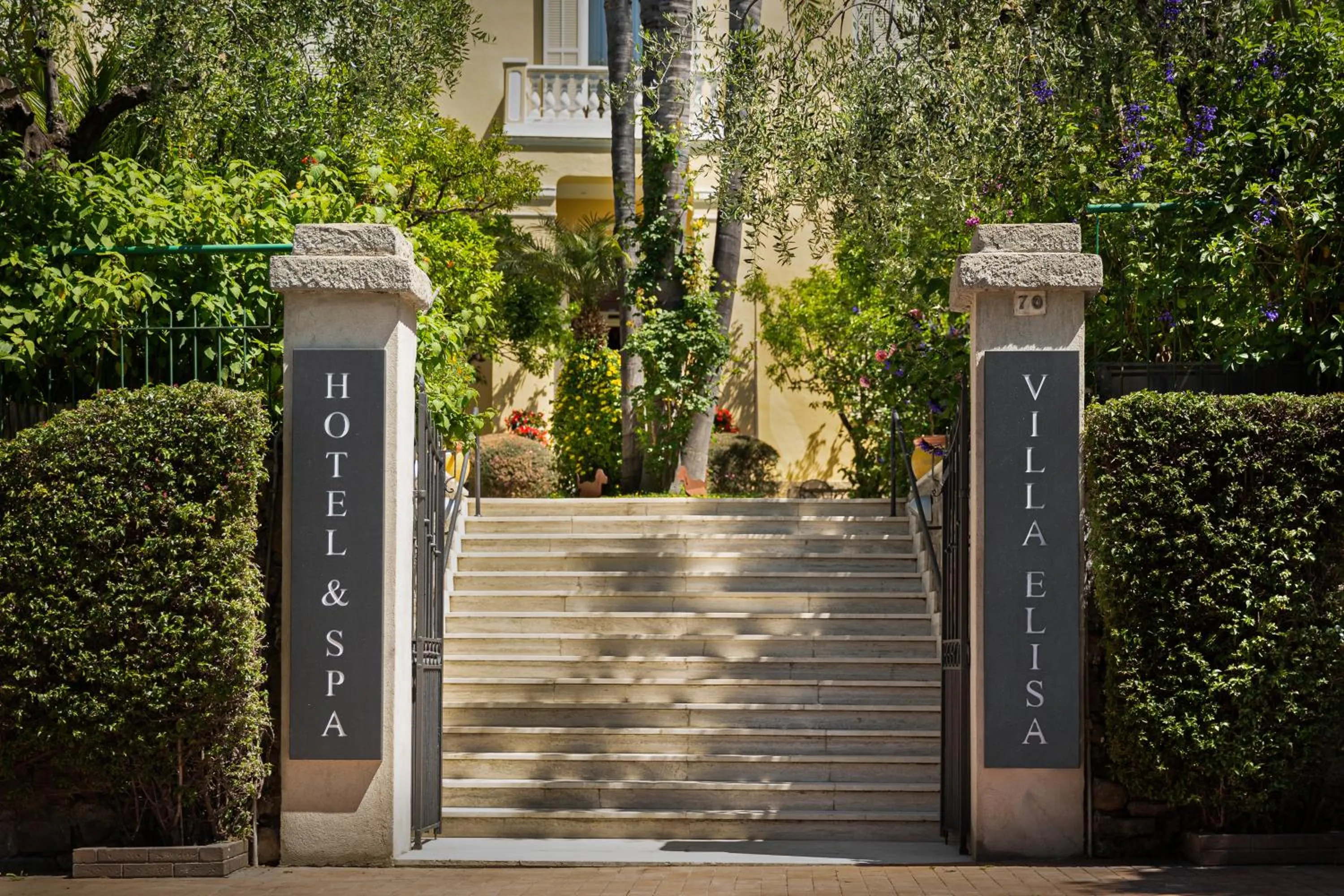 Facade/entrance in Hotel Villa Elisa & Spa