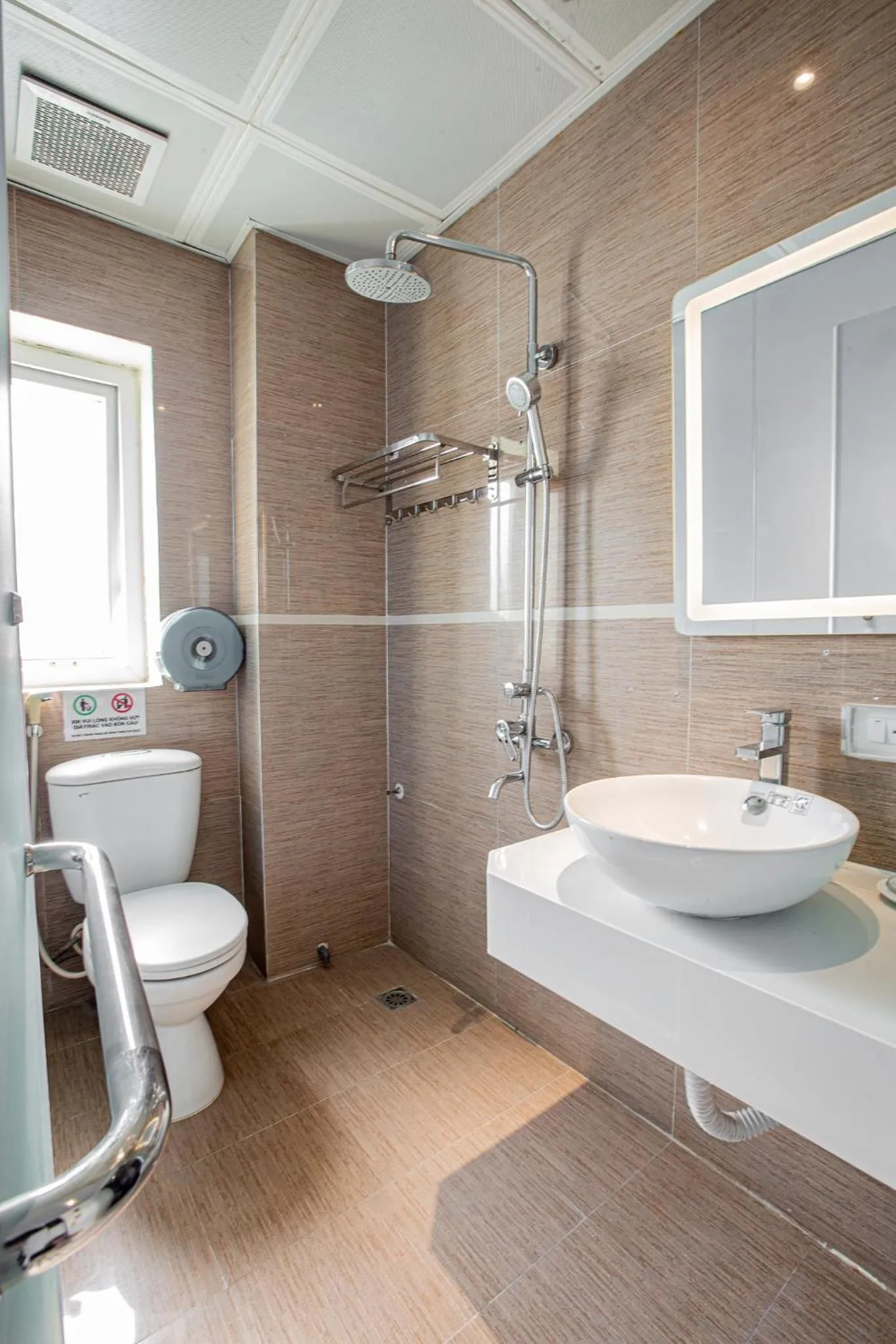 Toilet in Keypad Hotel - 28 Dịch Vọng Hậu