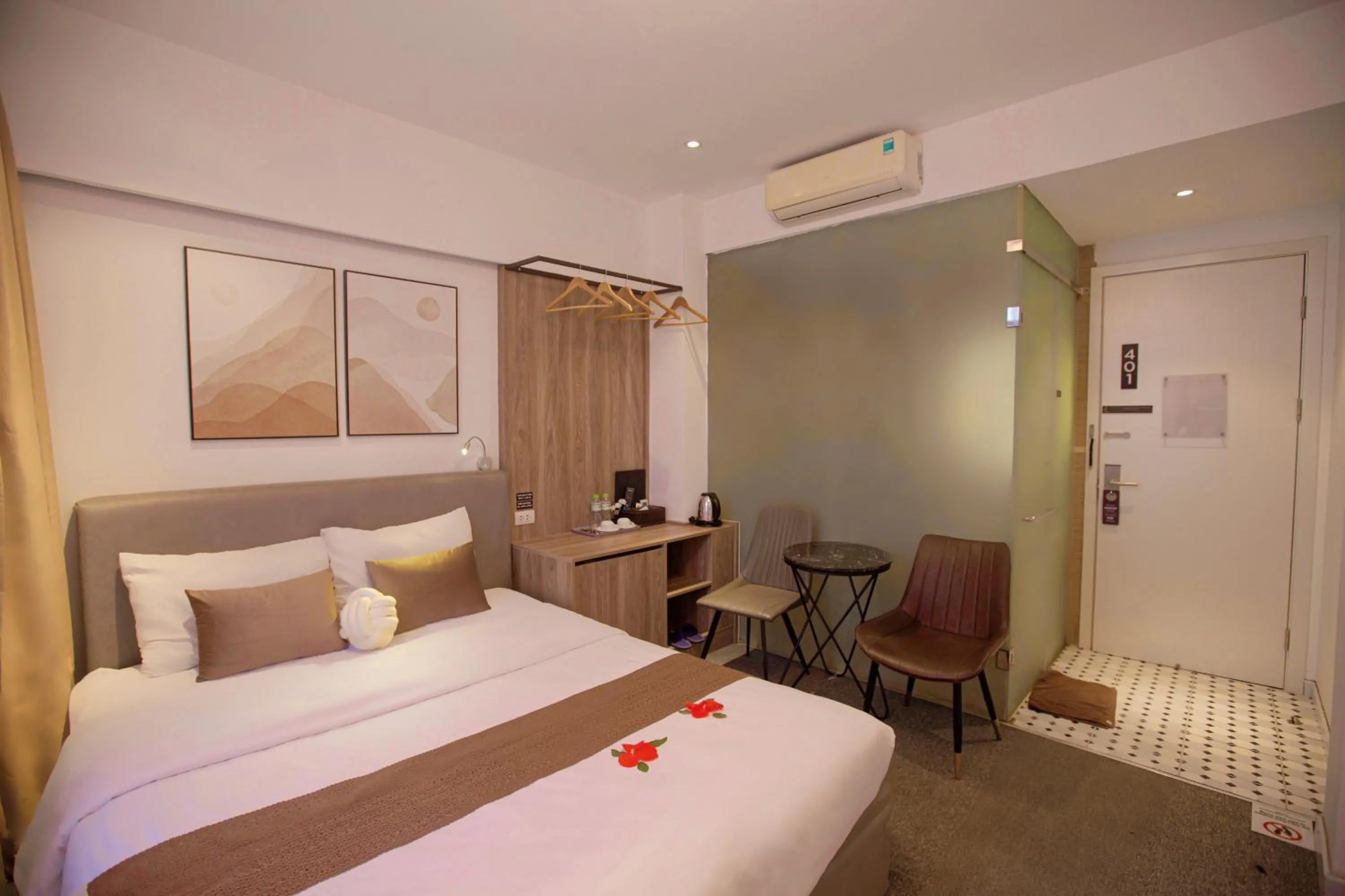 Photo of the whole room, Bed in Keypad Hotel - 28 Dịch Vọng Hậu