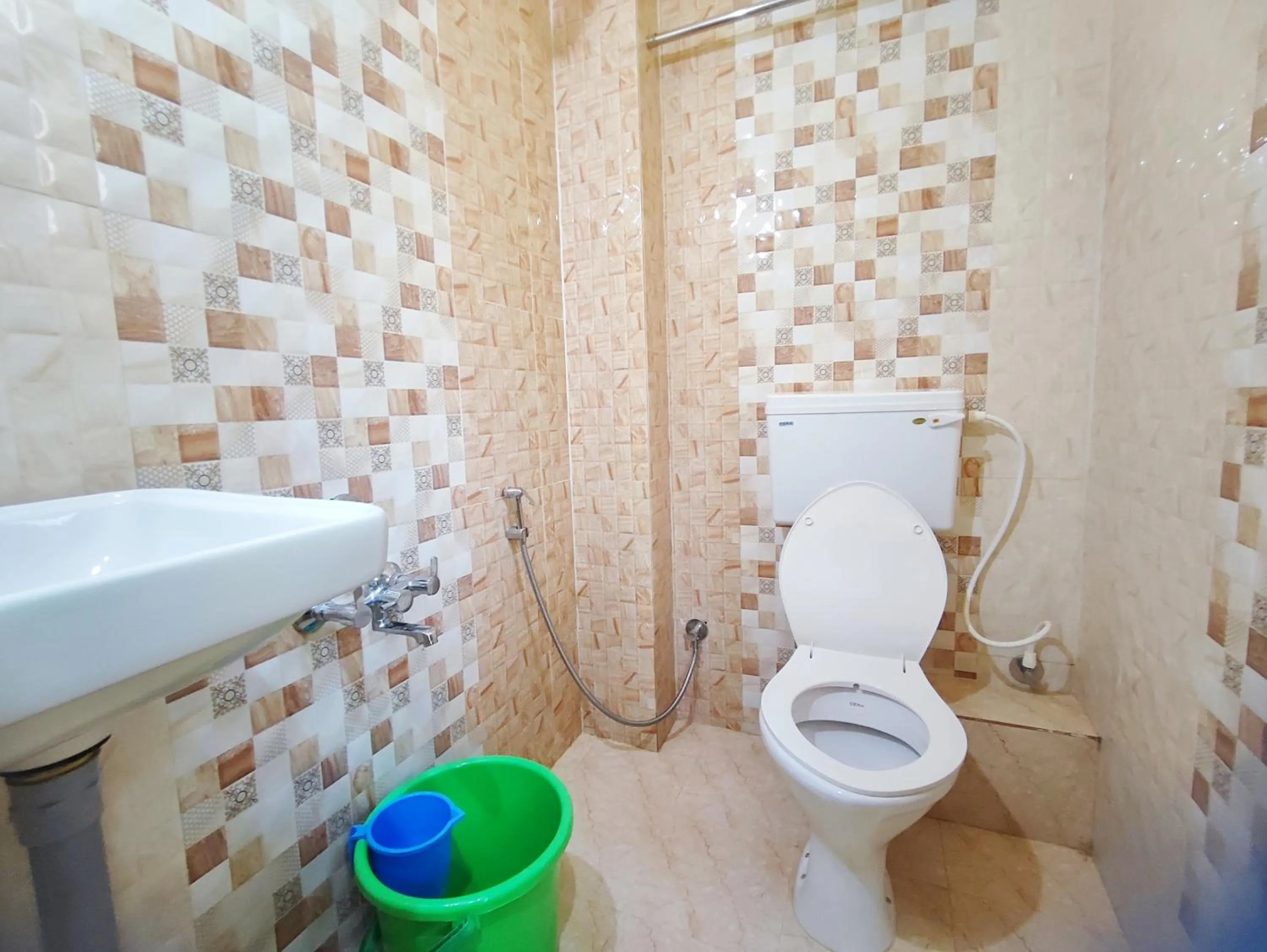 Bathroom in Hotel Candolim Aloft