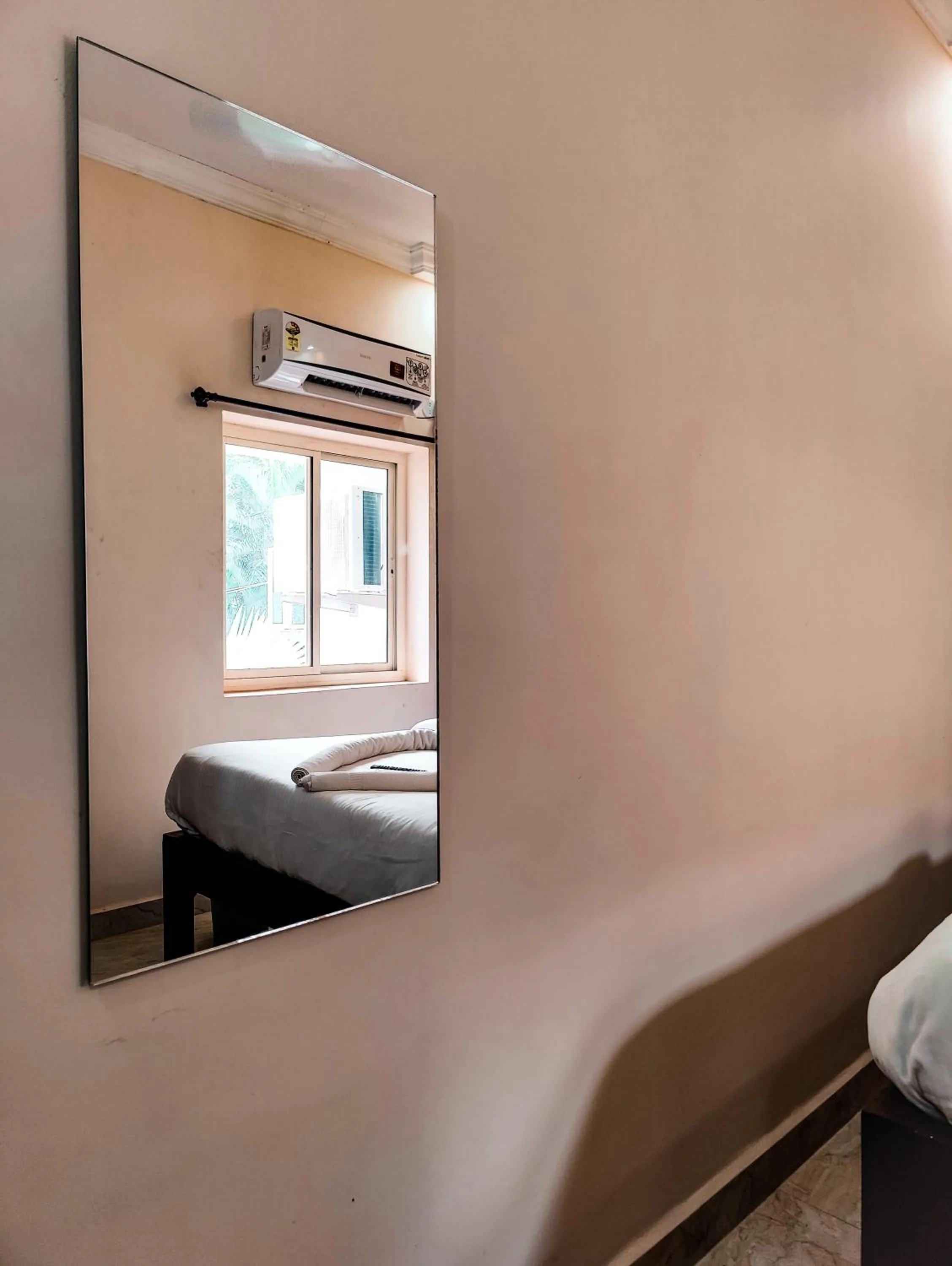 room service in Hotel Candolim Aloft