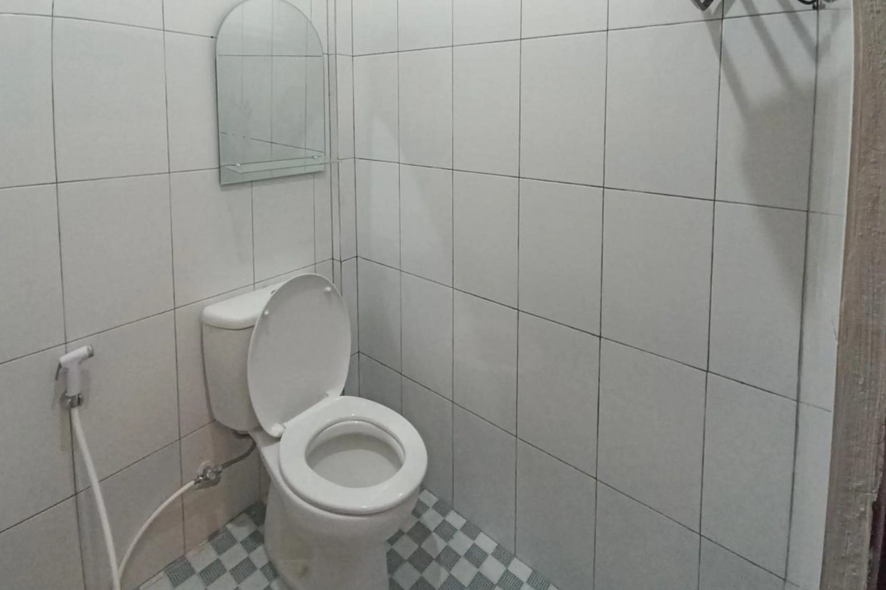 RedDoorz Syariah near Sentani City Square