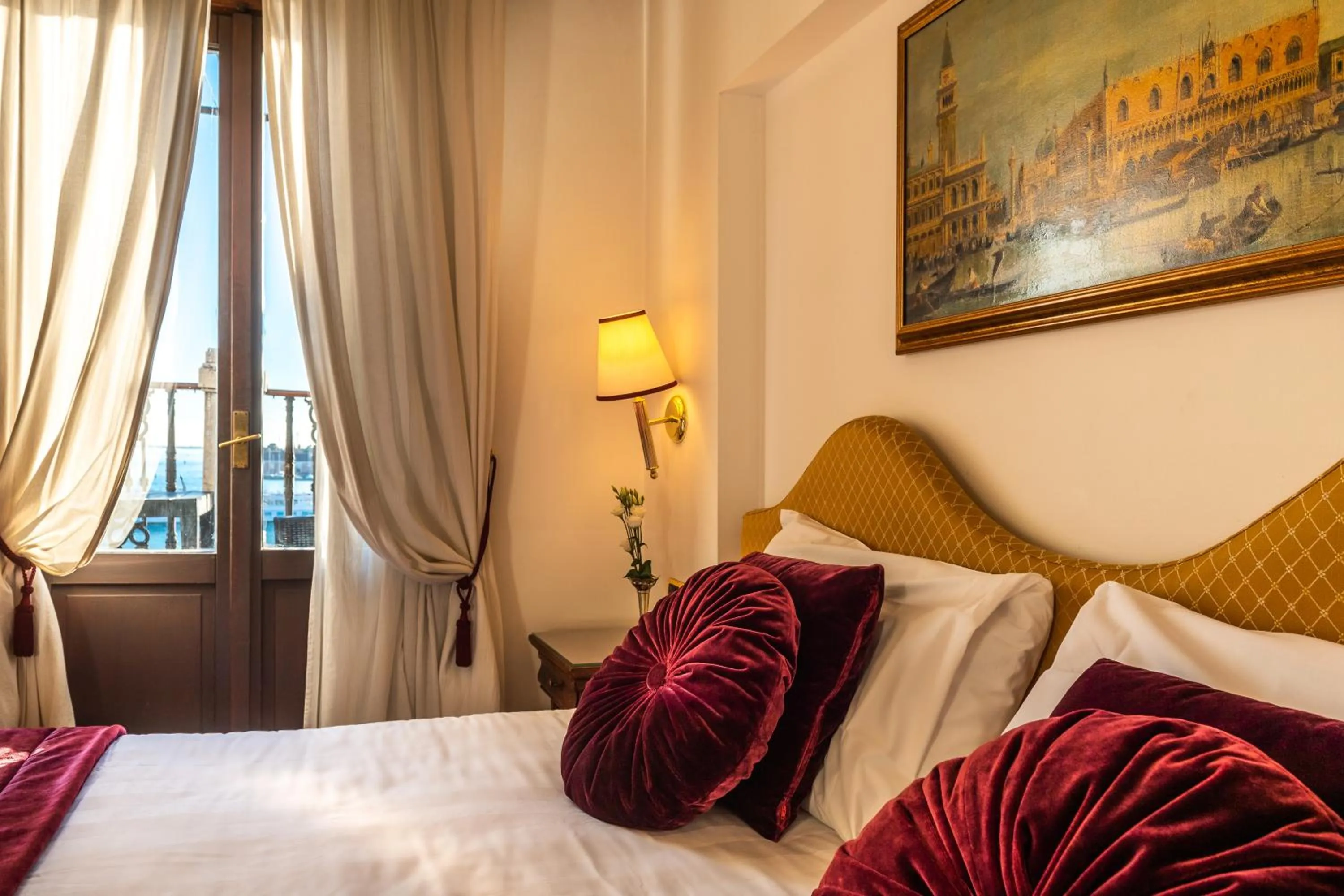 View (from property/room), Bed in A Tribute To Music Residenza