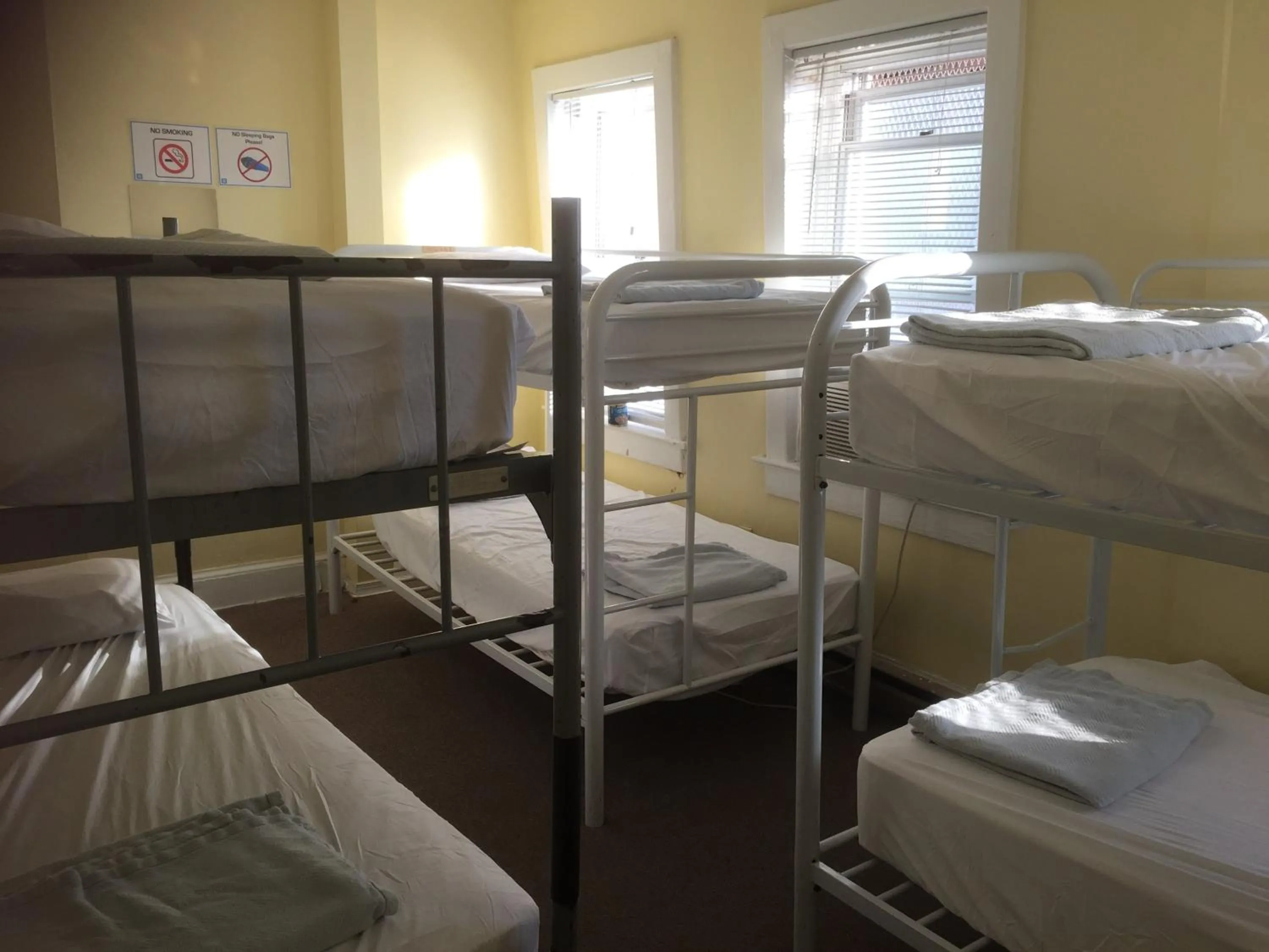 Bedroom, Bed in Washington International Student Center