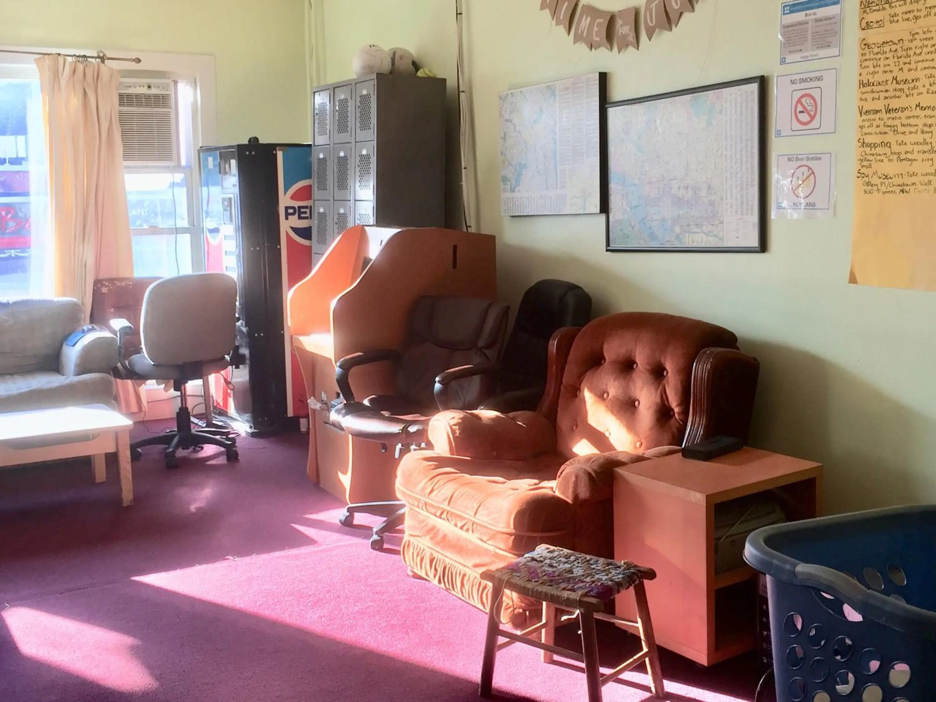 Communal lounge/ TV room in Washington International Student Center