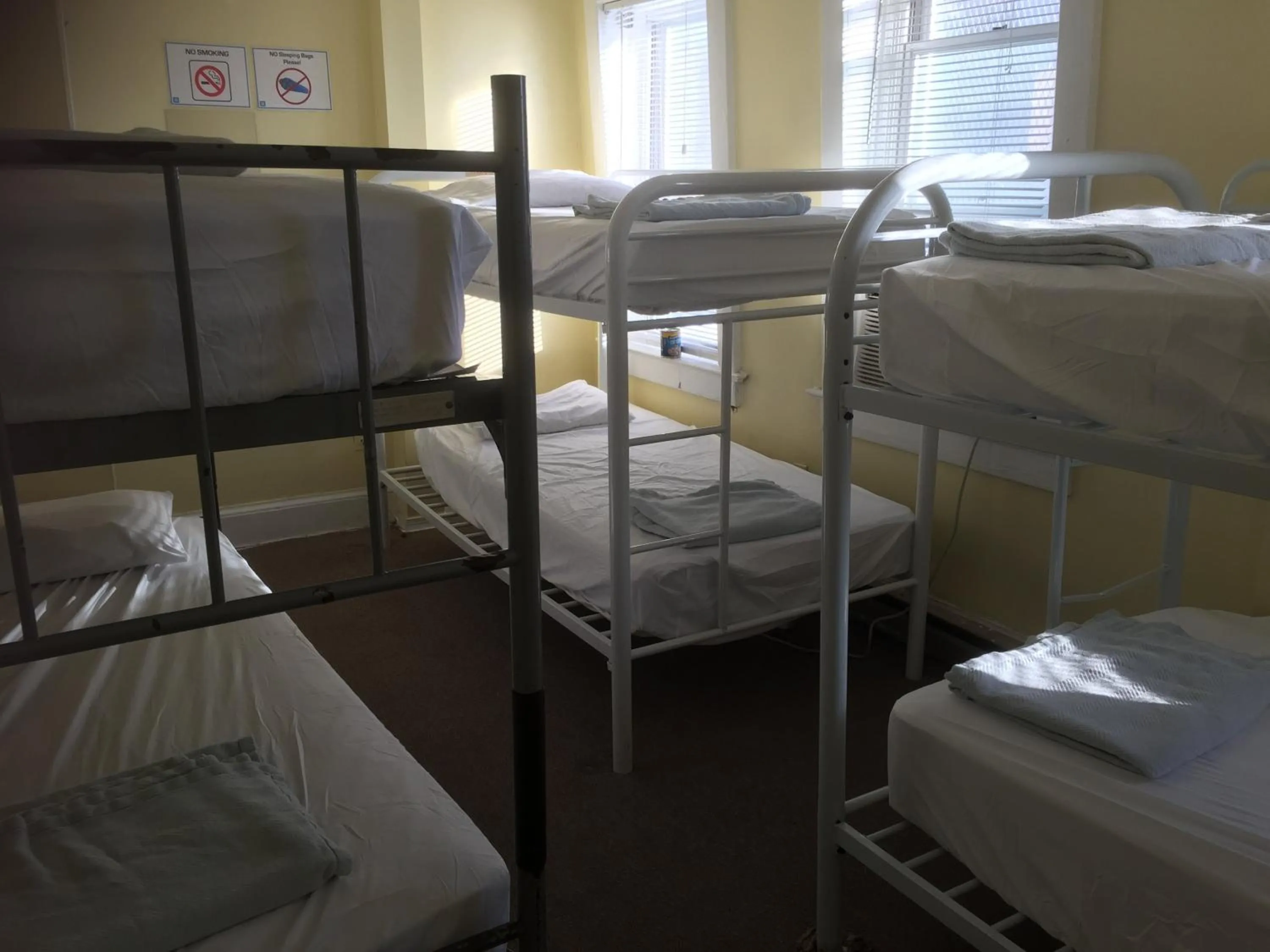 Bedroom, Bed in Washington International Student Center