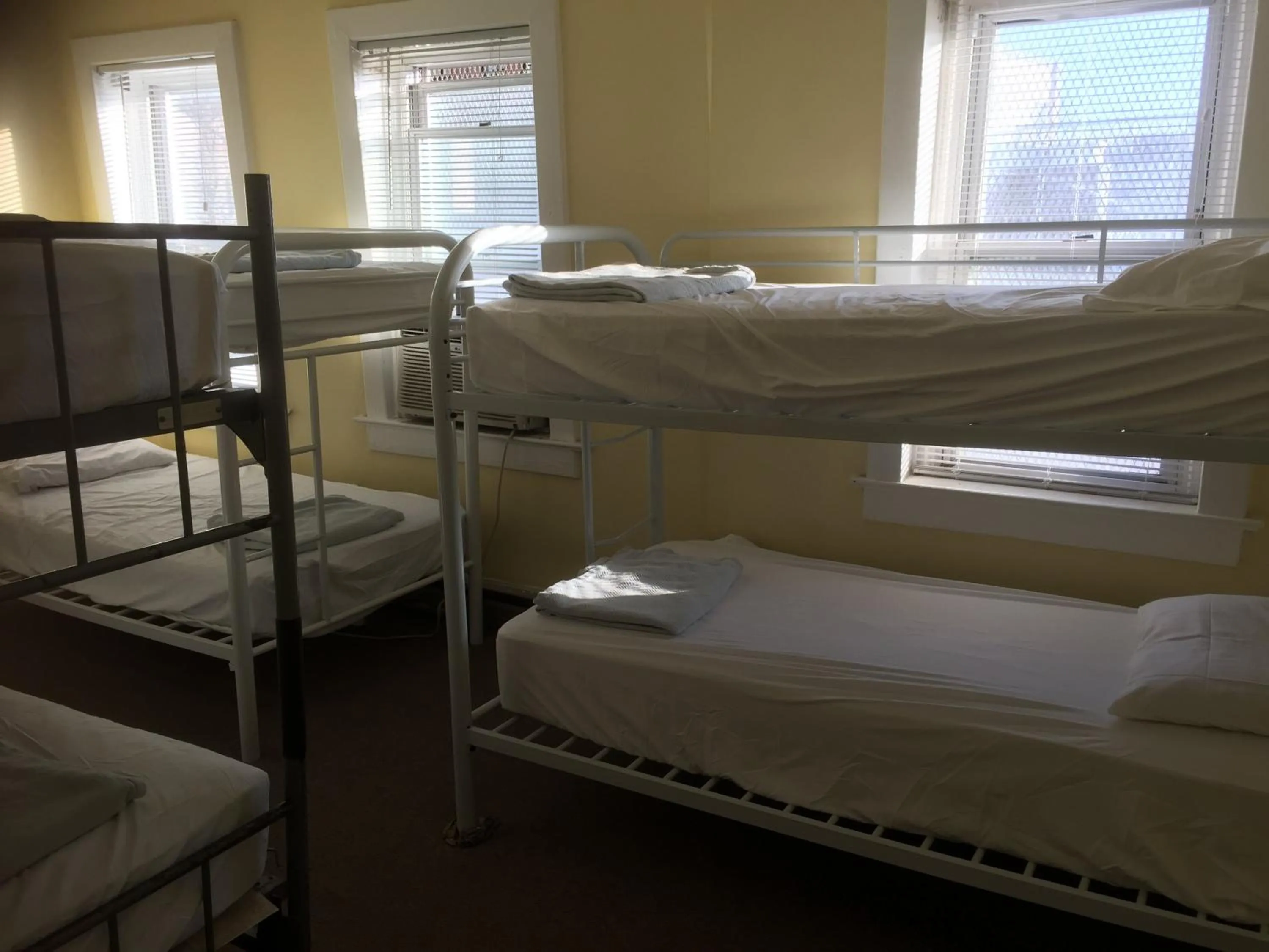 Bedroom, Bed in Washington International Student Center