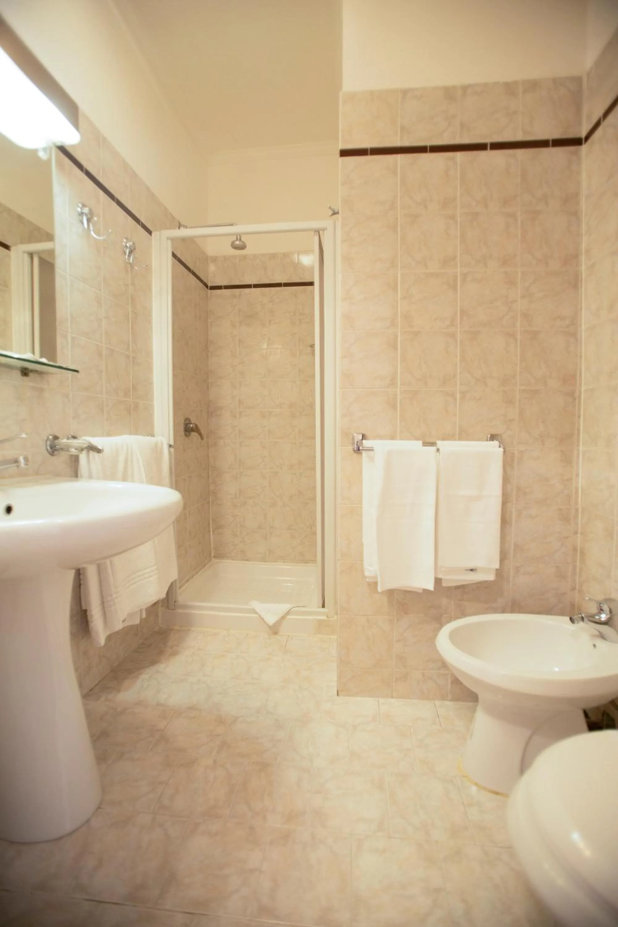 Shower, Bathroom in Hotel Giubileo