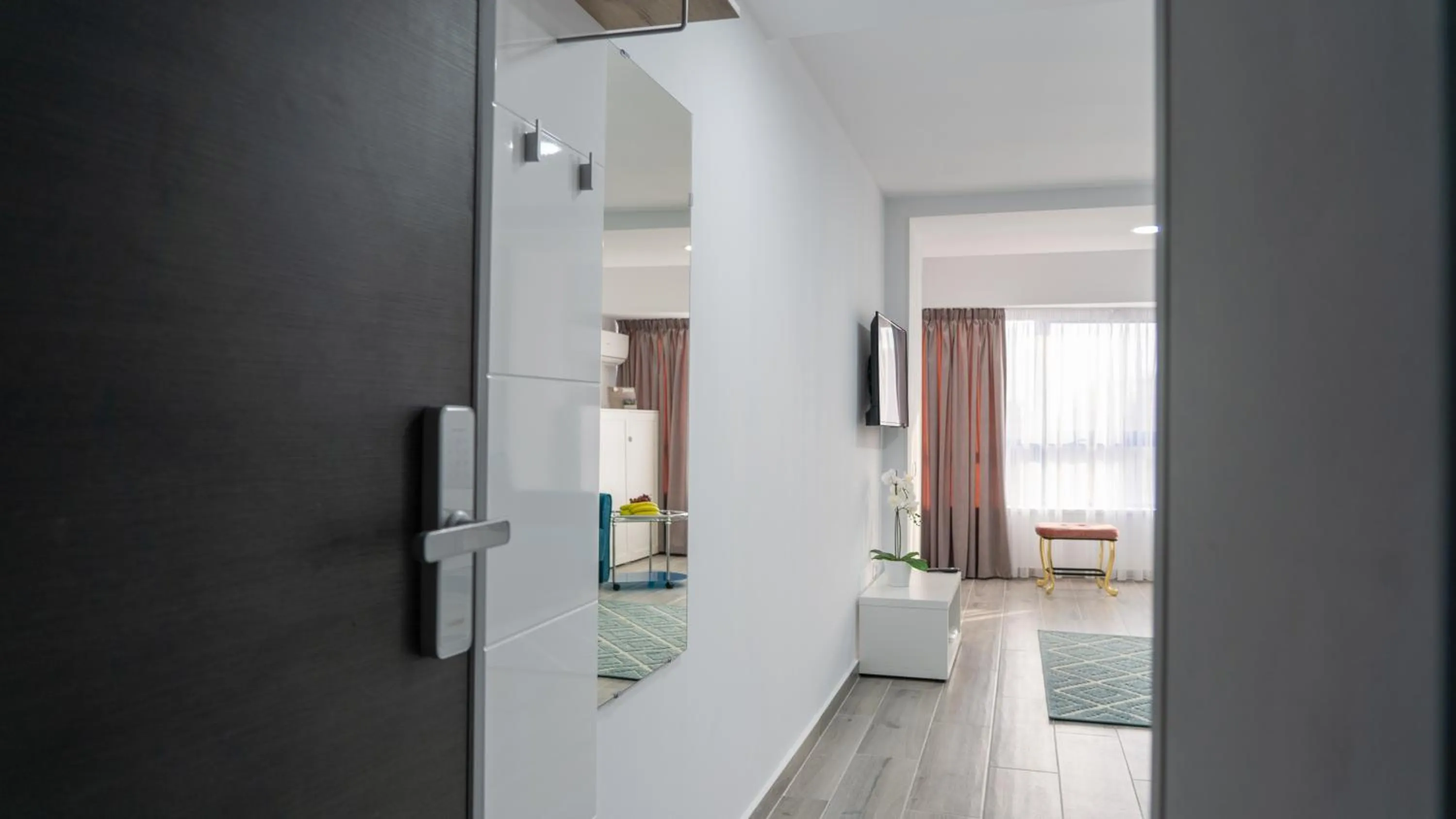 Facade/entrance, Bed in Sea View Apartments Olimp - Avenue Hotels