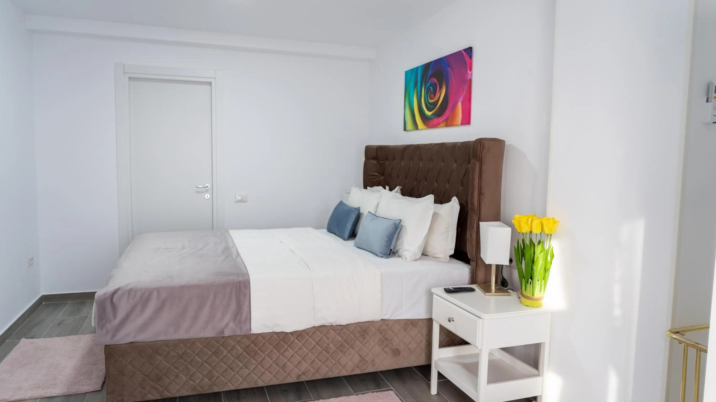 Decorative detail, Bed in Sea View Apartments Olimp - Avenue Hotels