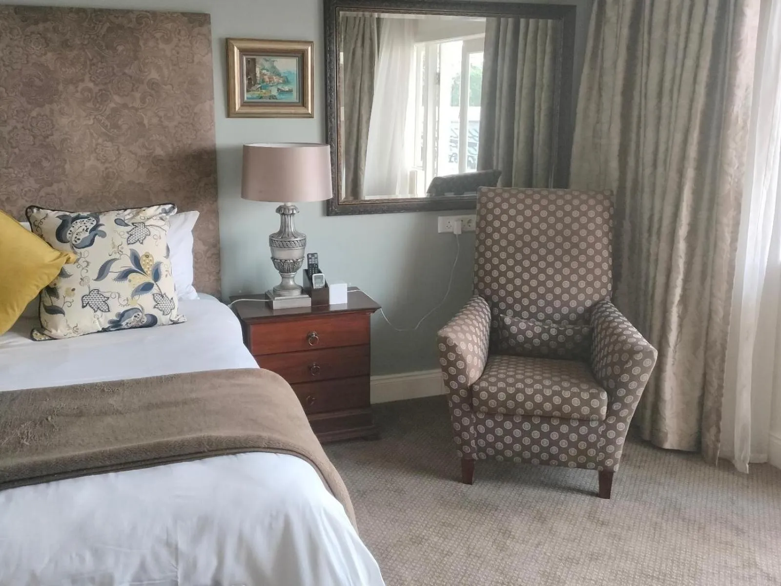 Lounge or bar, Bed in 131 on Herbert Baker Boutique Hotel