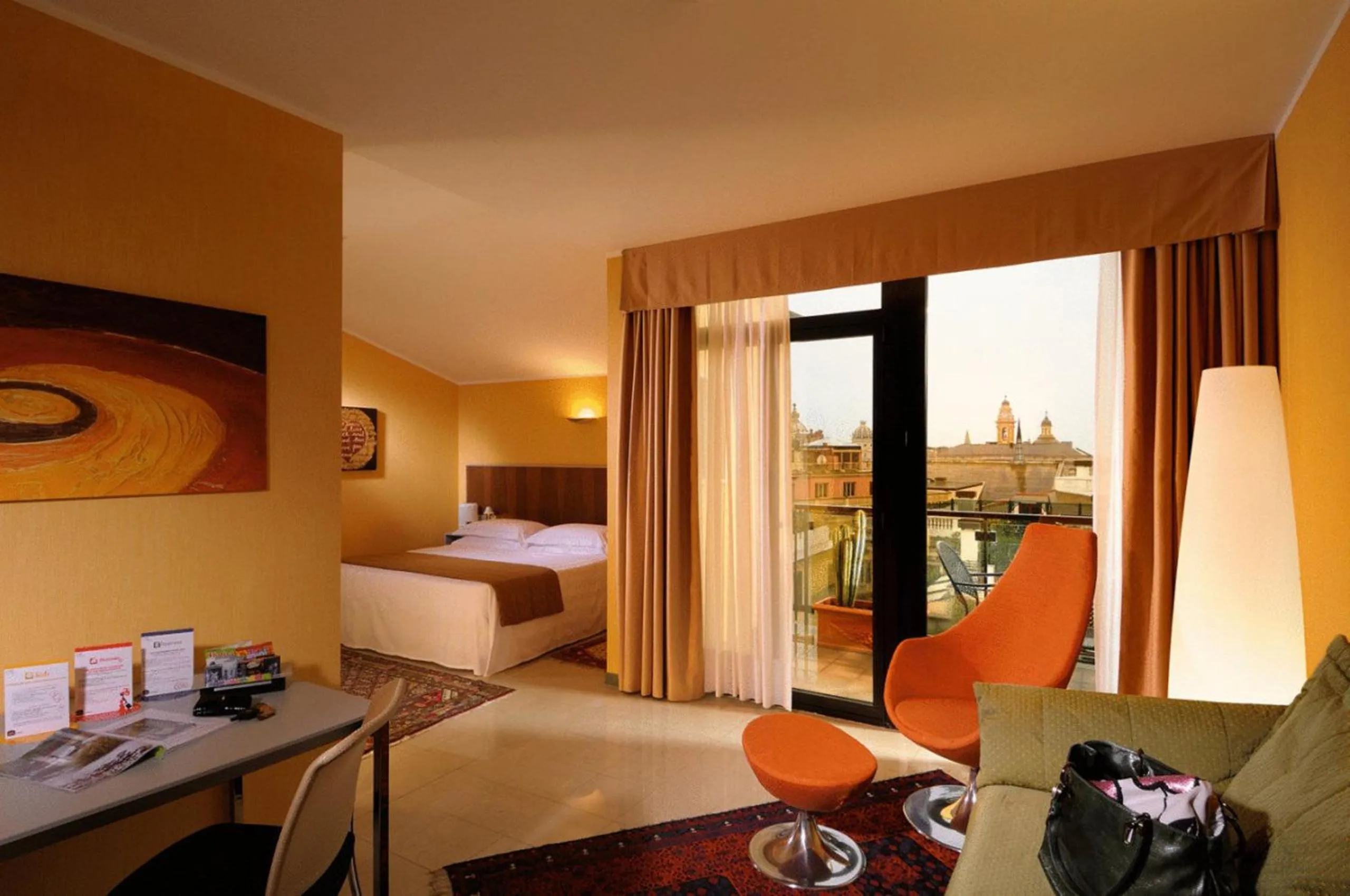 Balcony/Terrace, Bed in Best Western Plus City Hotel