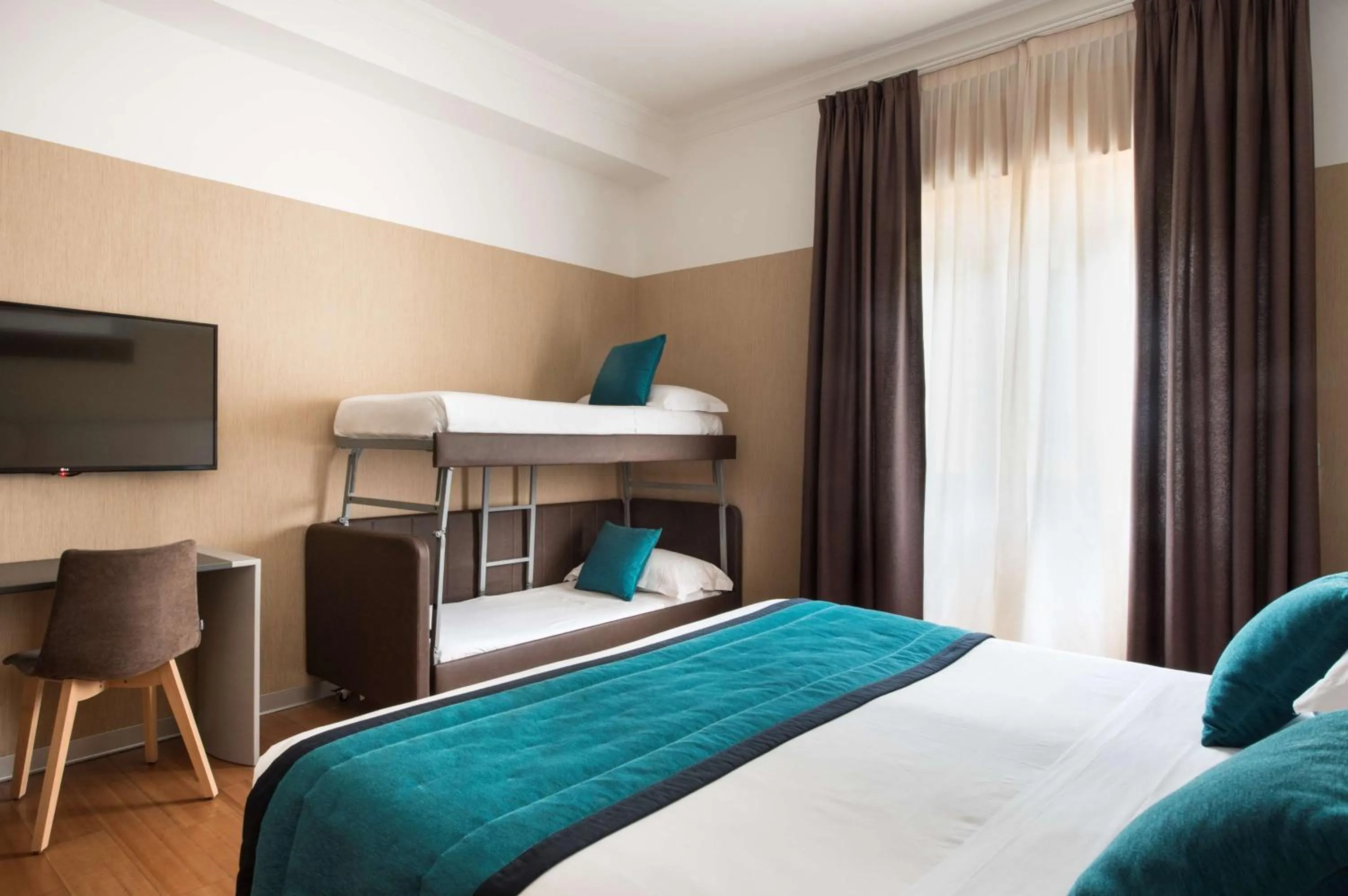 Photo of the whole room, Bed in Best Western Plus City Hotel