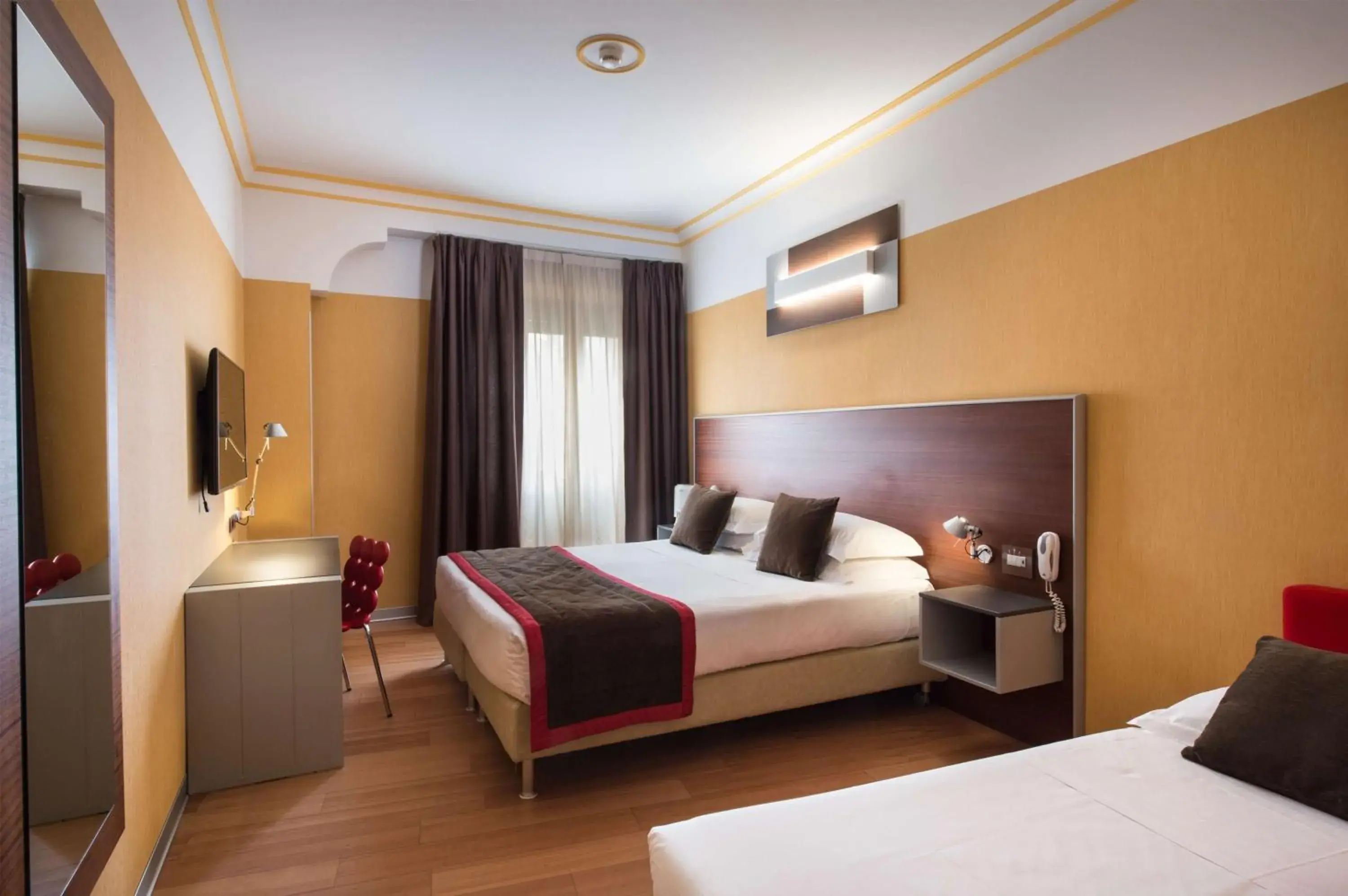 Family King Room with Bunk Beds in Best Western Plus City Hotel Family King Room with Bunk Beds in Best Western Plus City Hotel