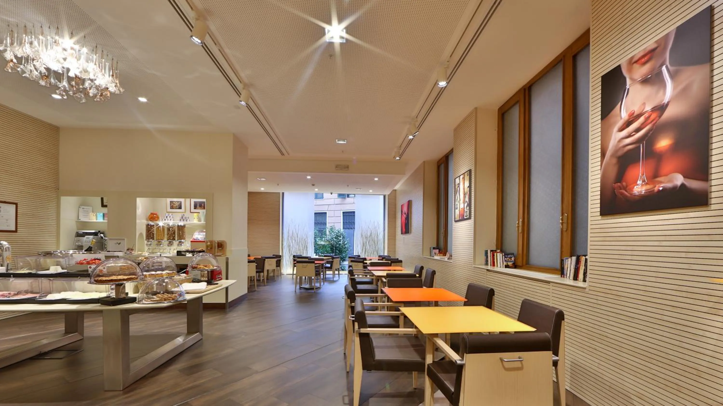 Restaurant/places to eat in Best Western Plus City Hotel