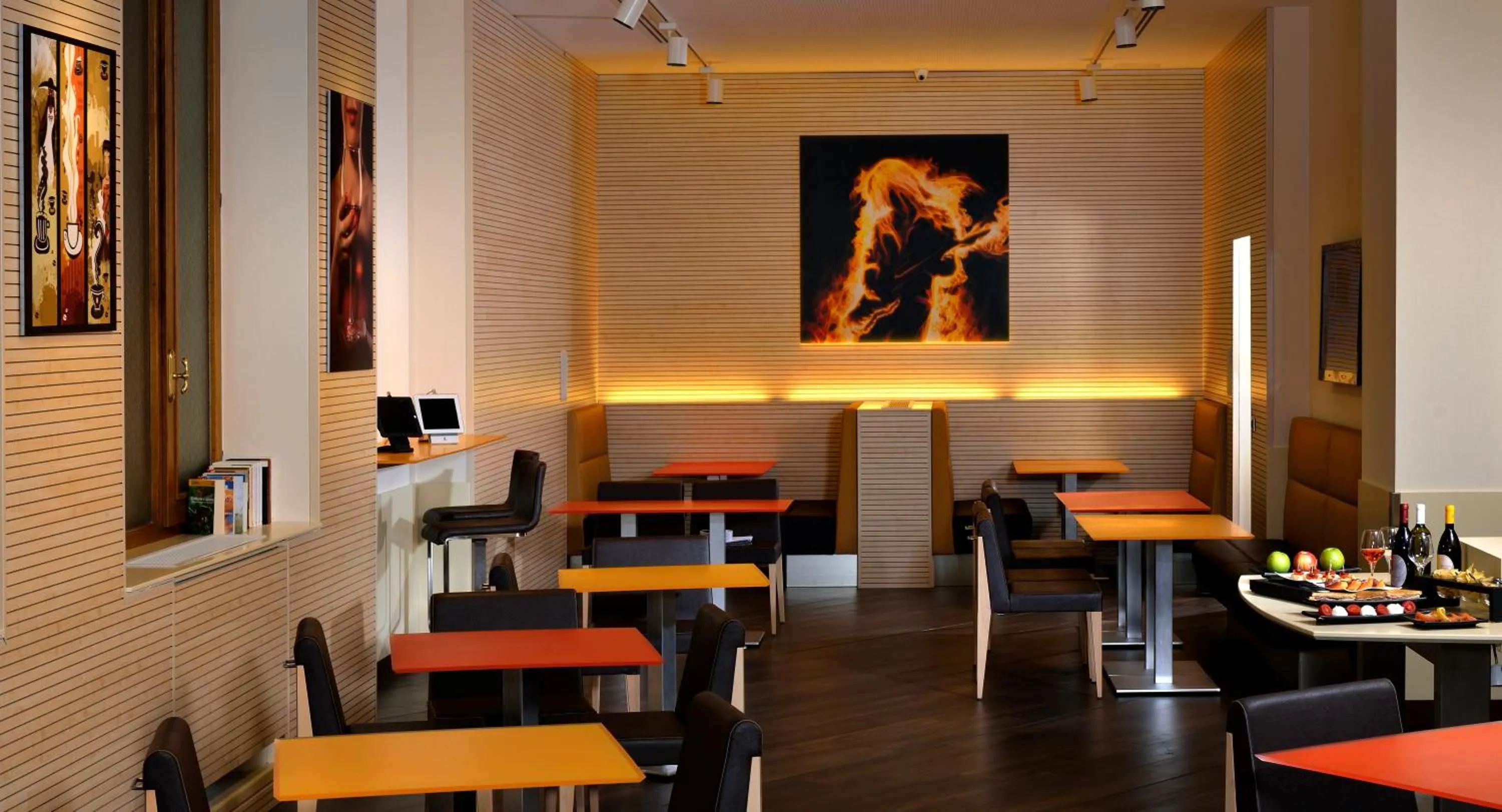 Restaurant/places to eat in Best Western Plus City Hotel