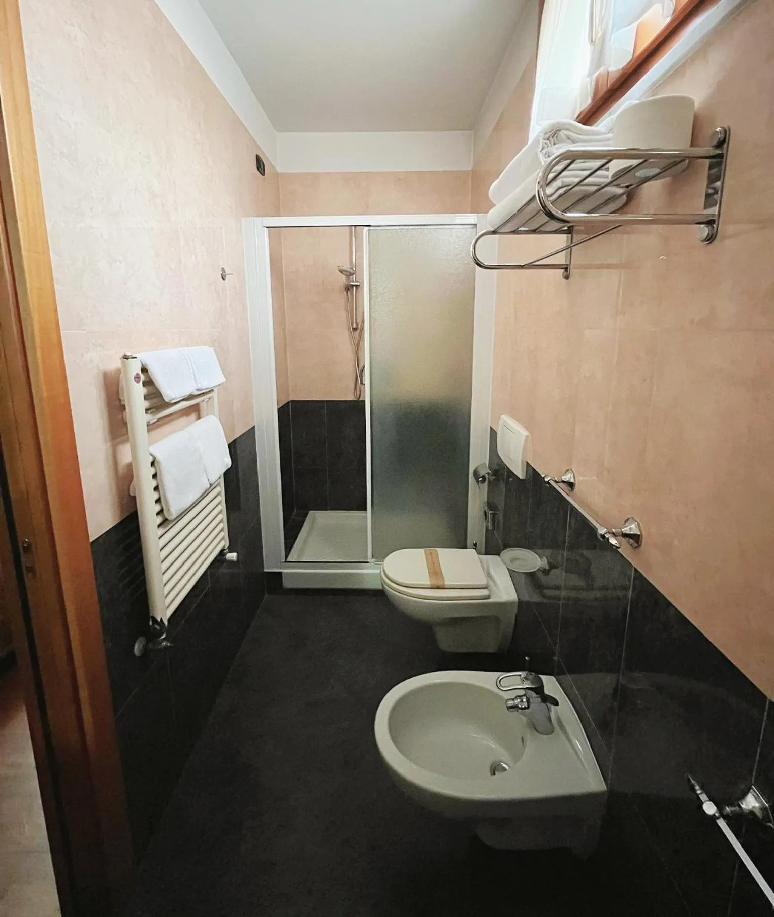 Shower in Hotel Valganna