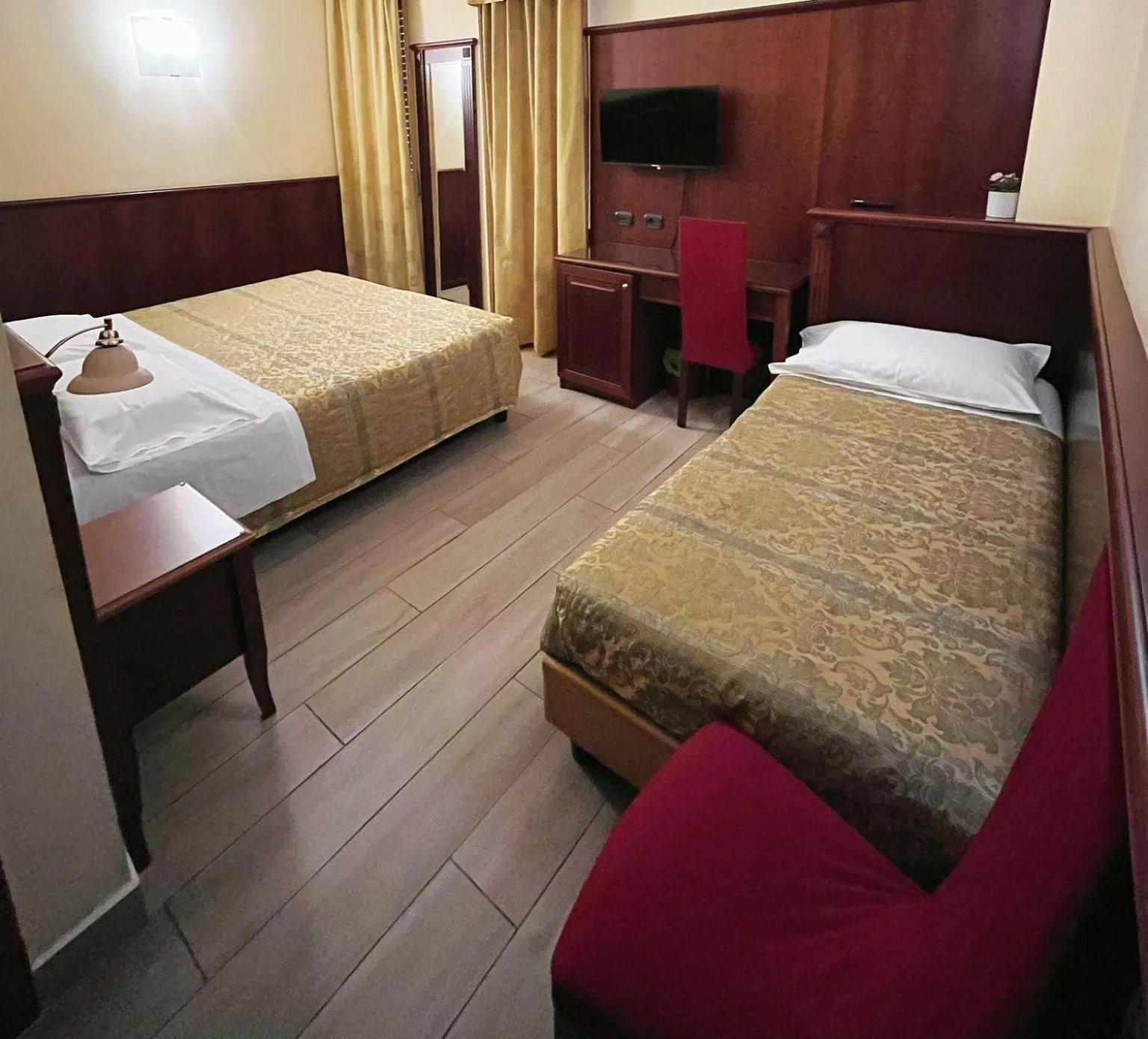 Photo of the whole room, Bed in Hotel Valganna