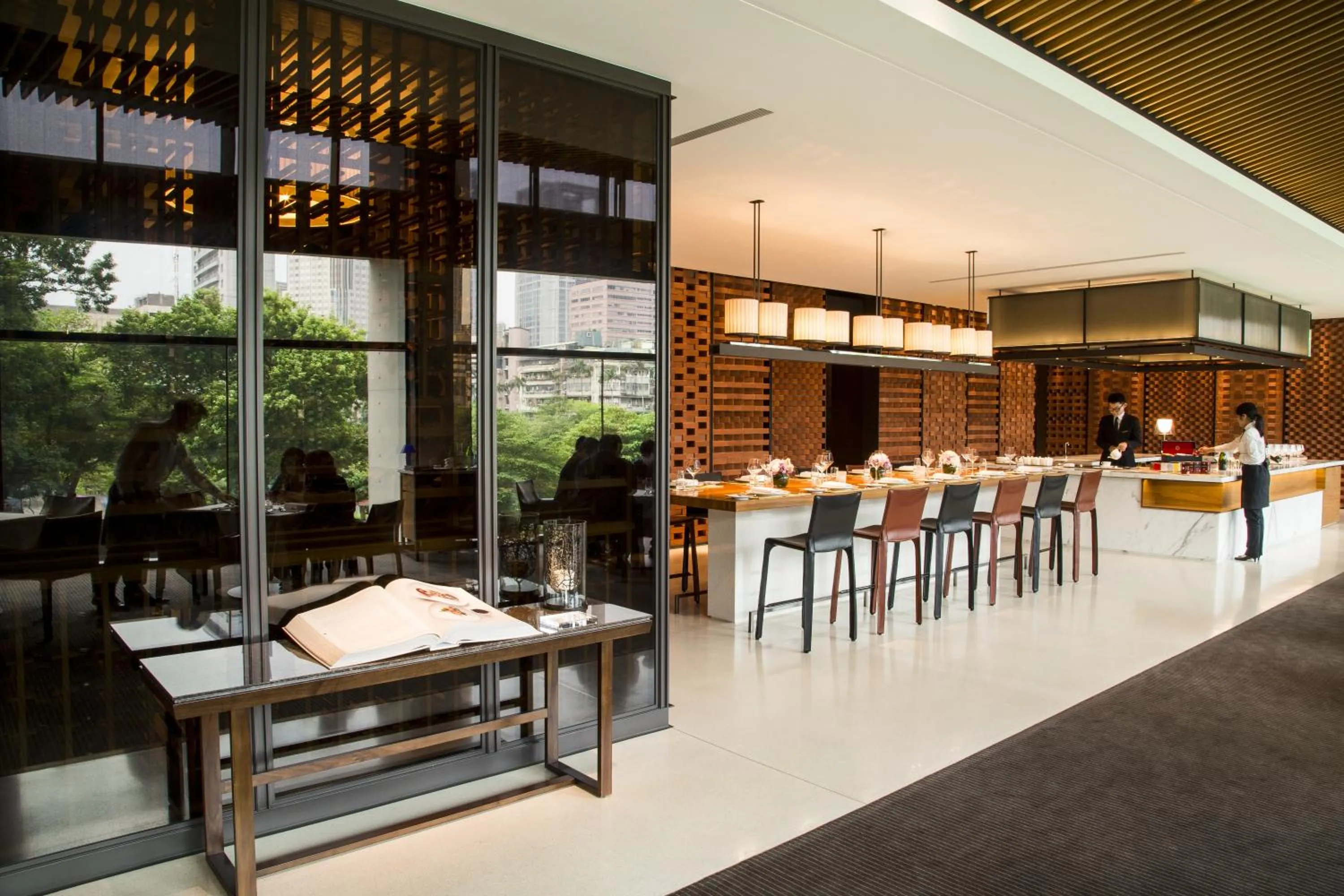 Restaurant/places to eat in Eslite Hotel