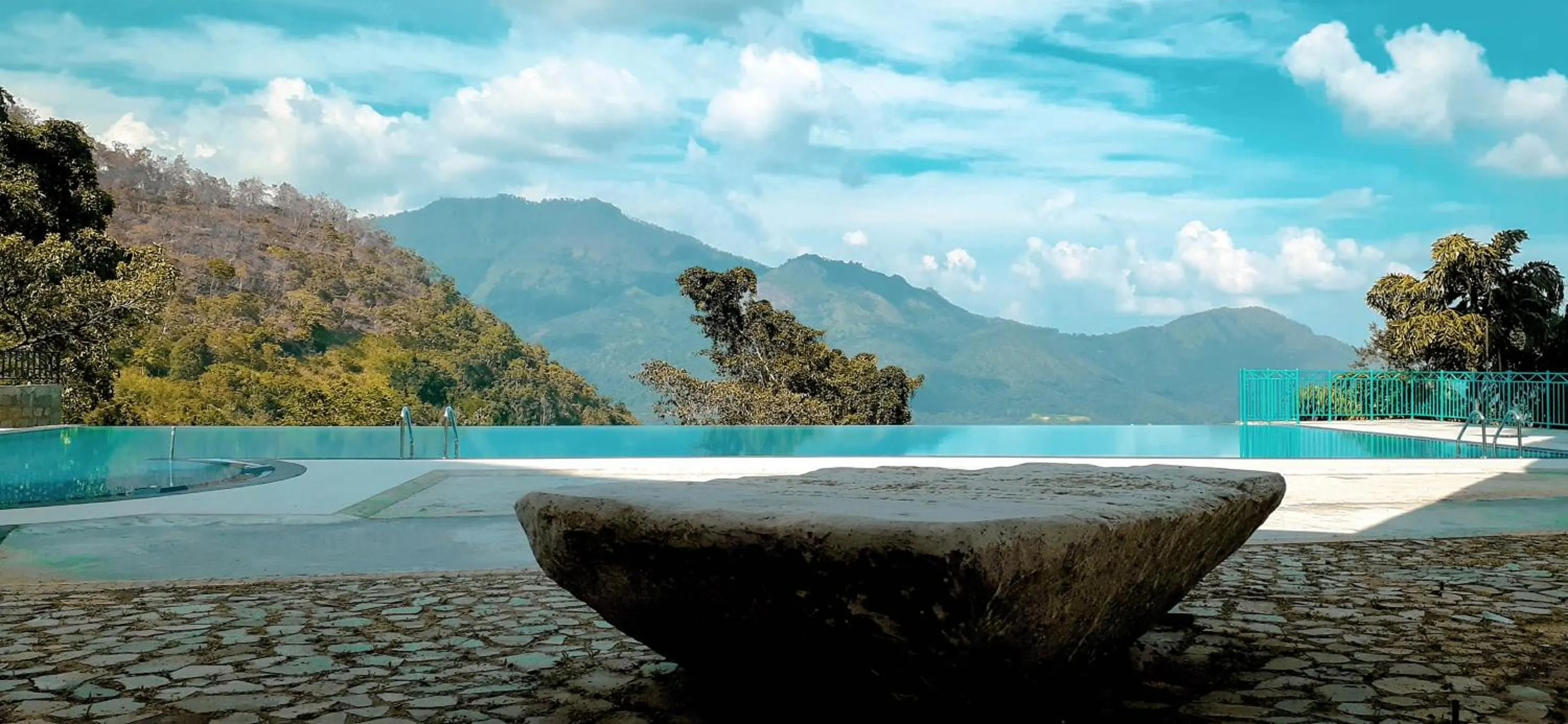 Day in Moi Ella by DBI