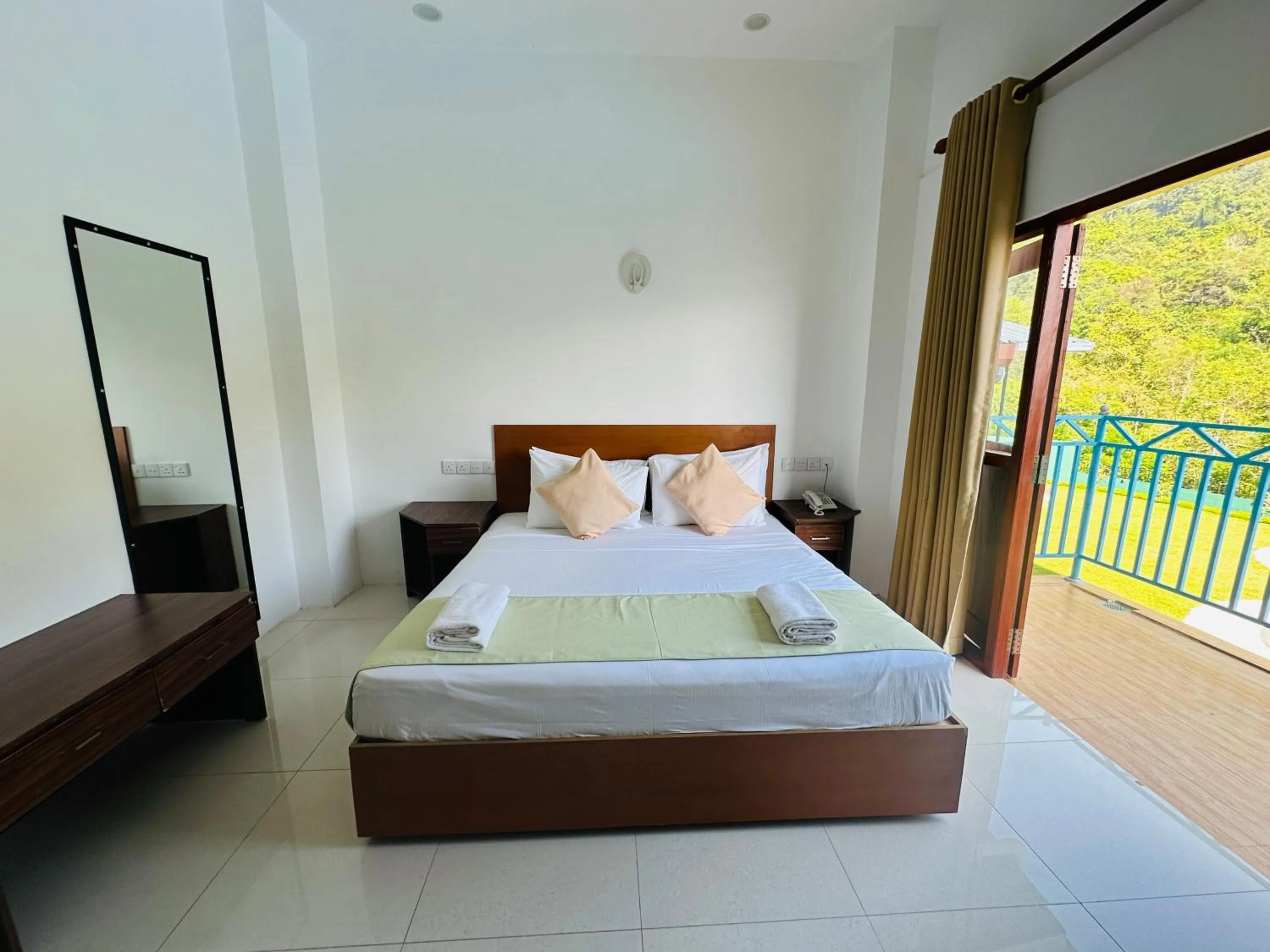 Bed in Moi Ella by DBI