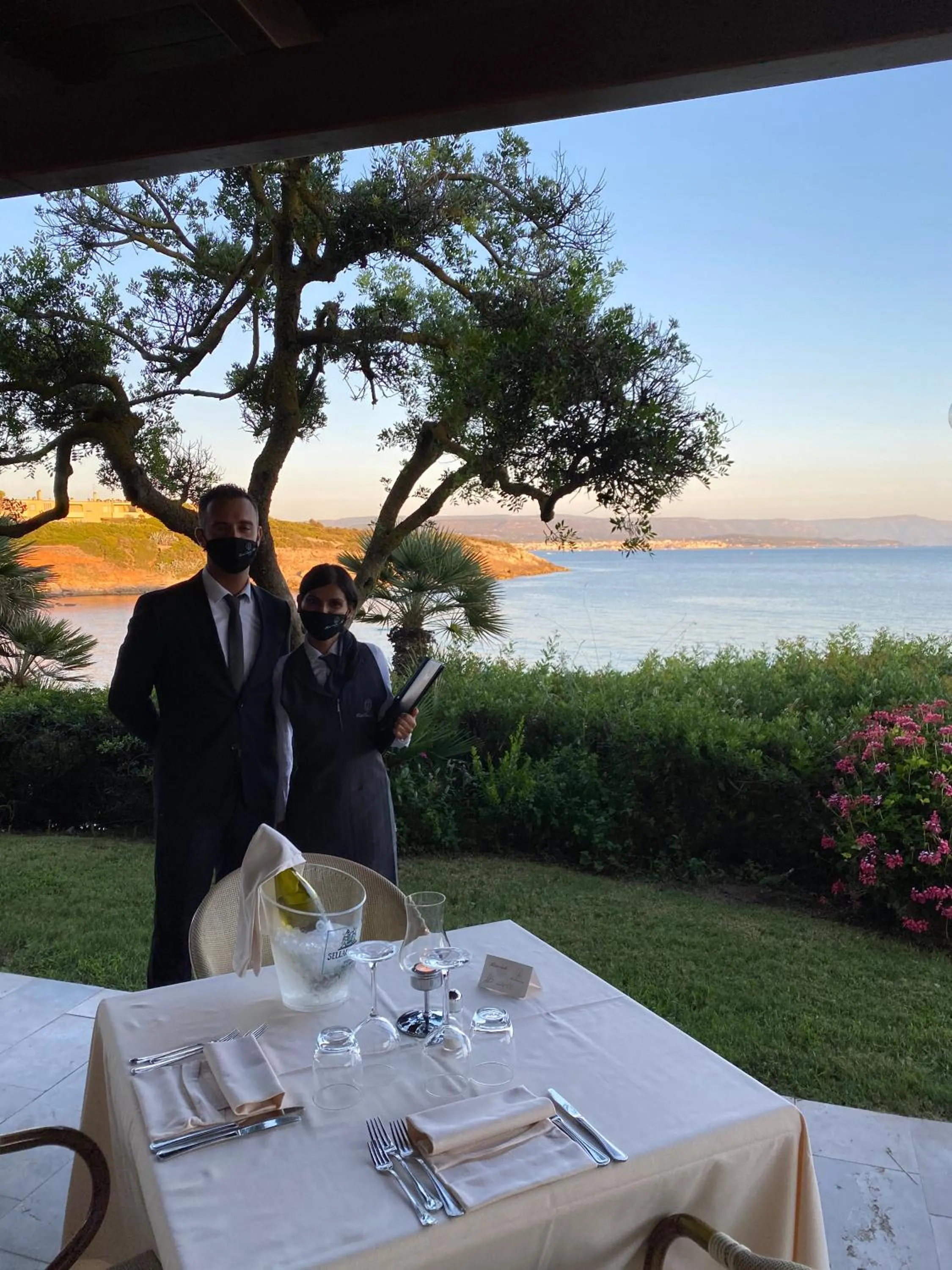 Restaurant/places to eat in Hotel Punta Negra