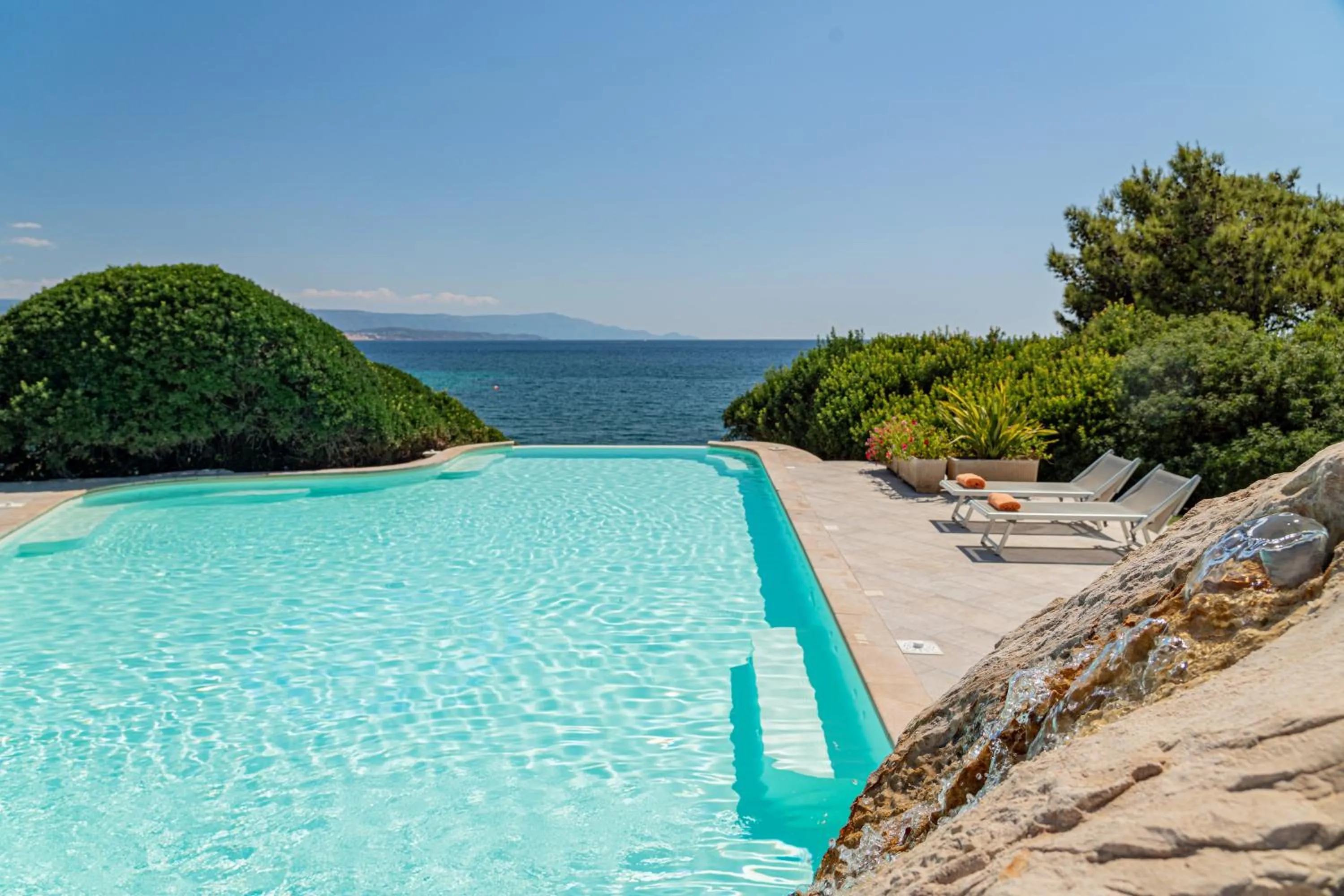 Swimming pool in Hotel Punta Negra