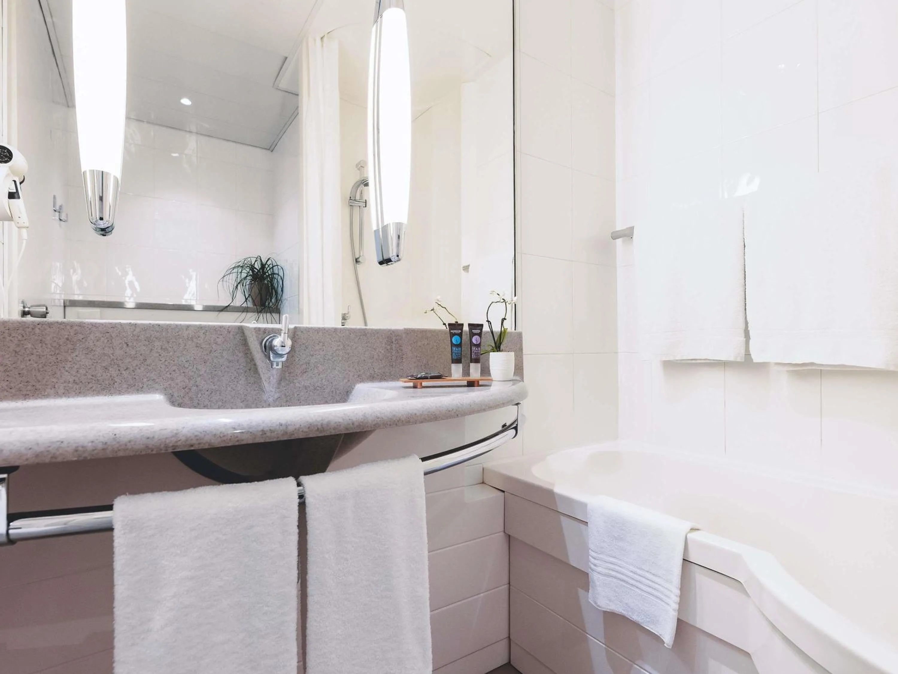 Bedroom in Novotel Venezia Mestre Castellana