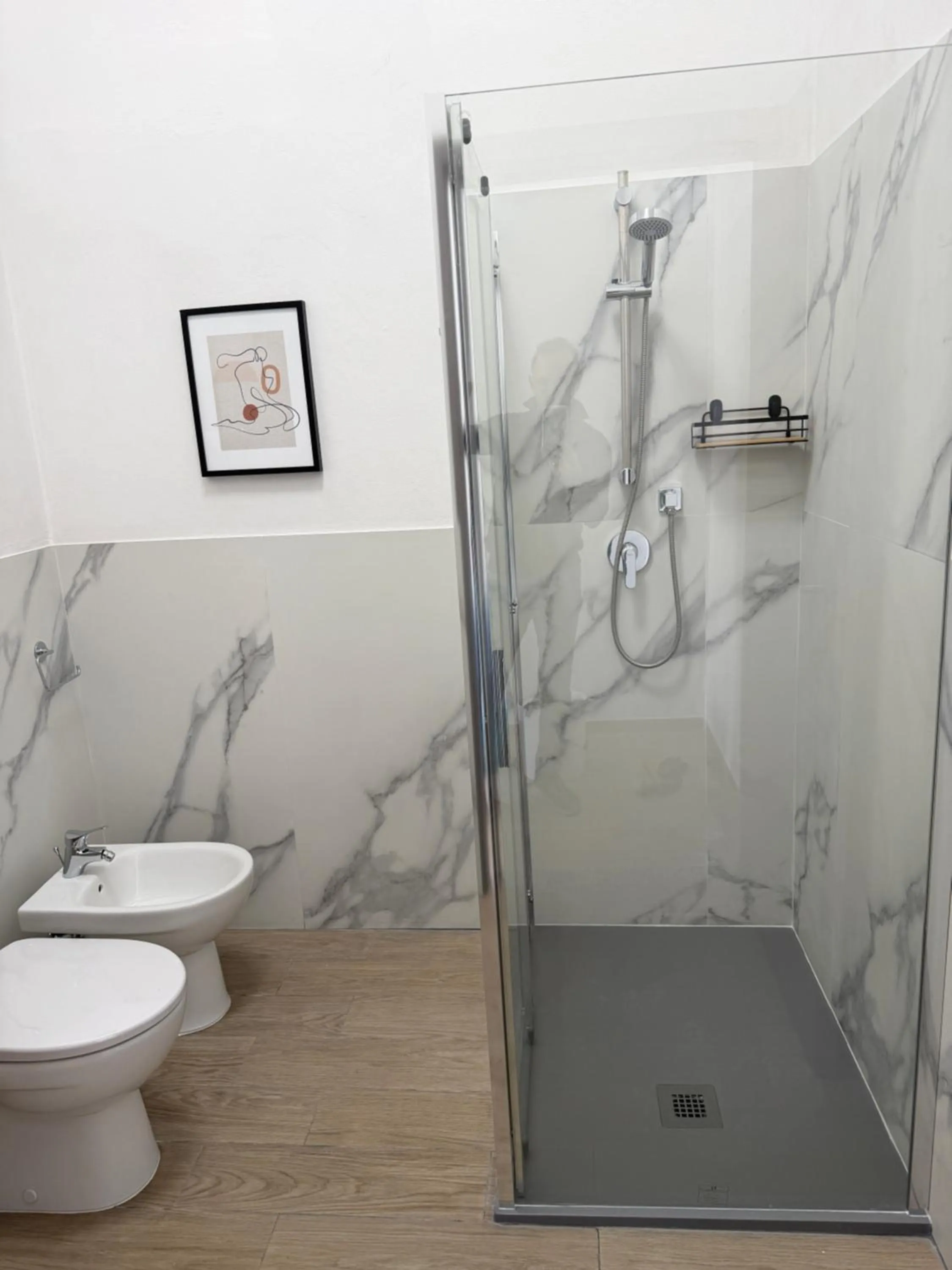 Shower in B&B Melissa