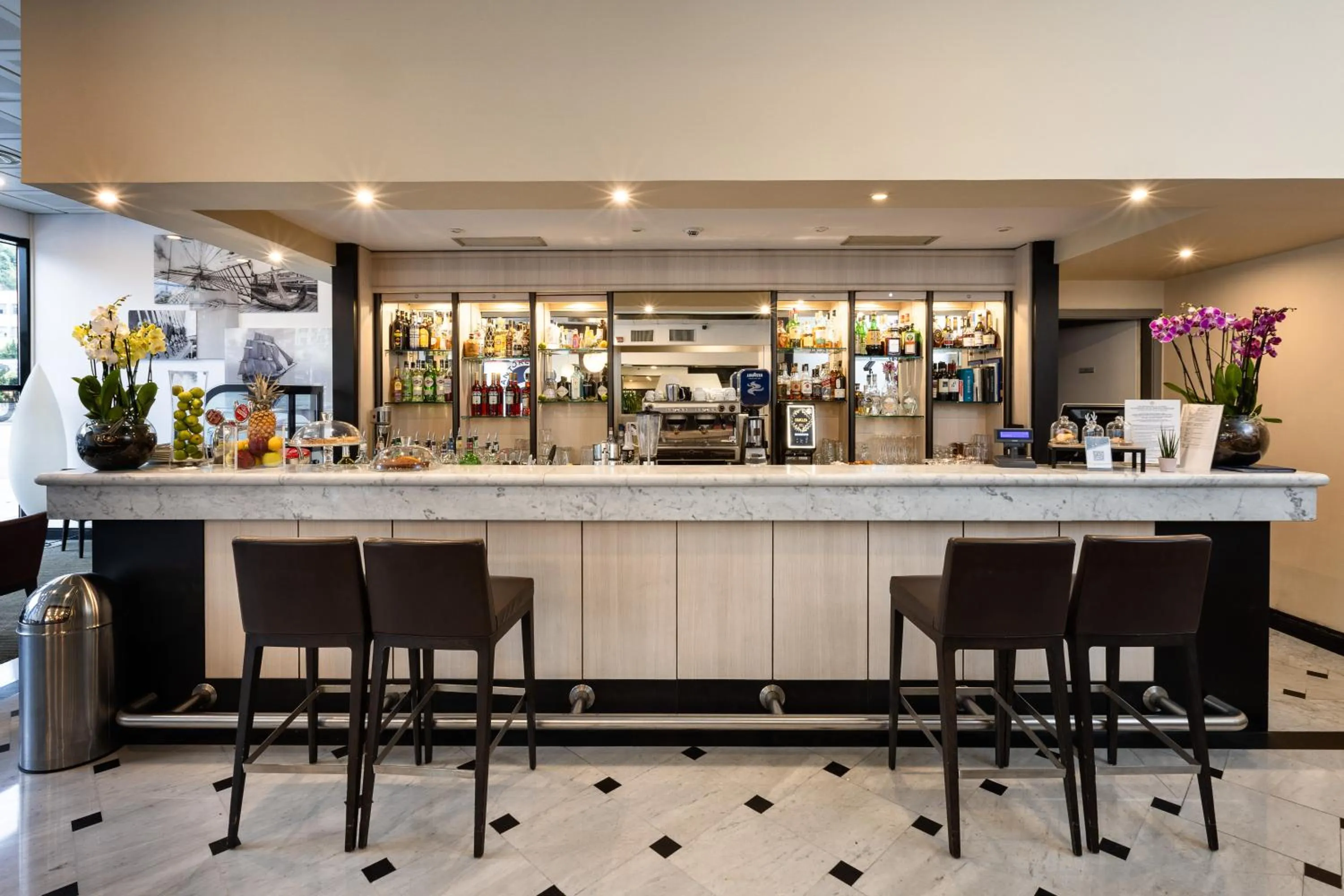 Lounge or bar in Novotel Genova City