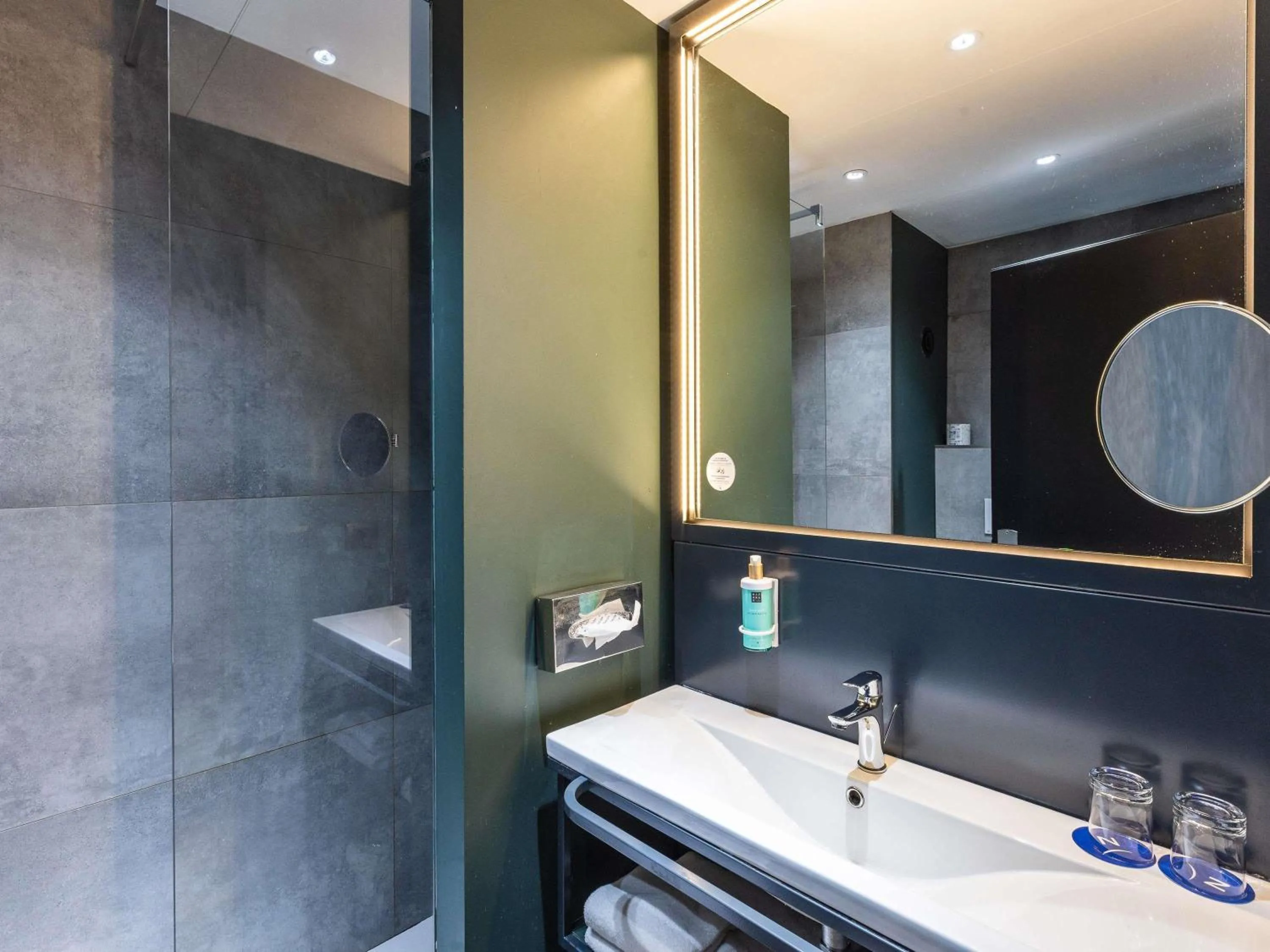 Bedroom in Novotel Genova City