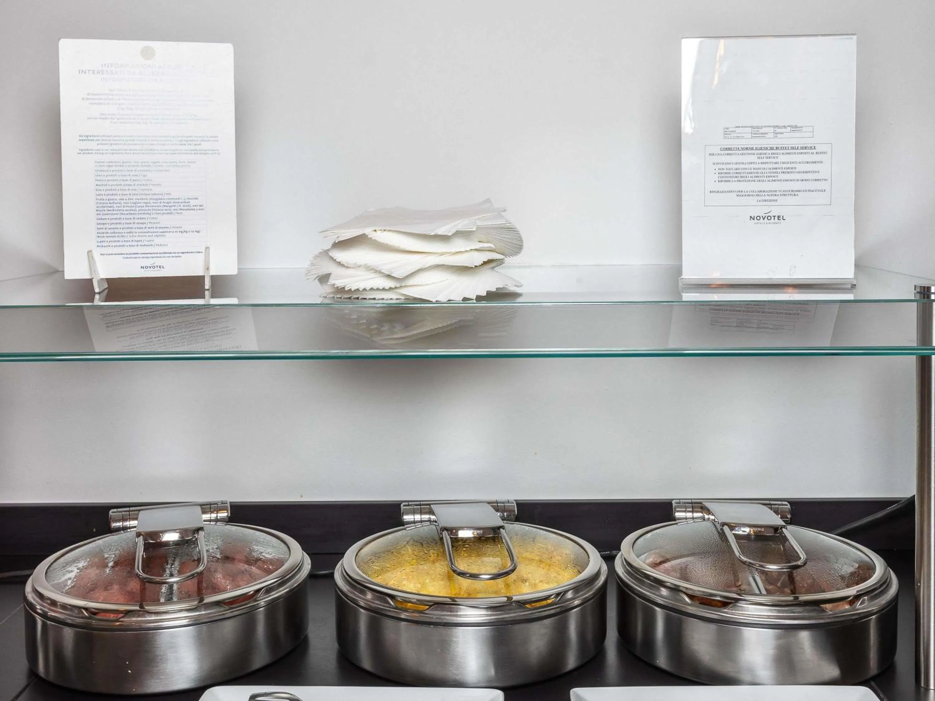 Restaurant/places to eat in Novotel Genova City