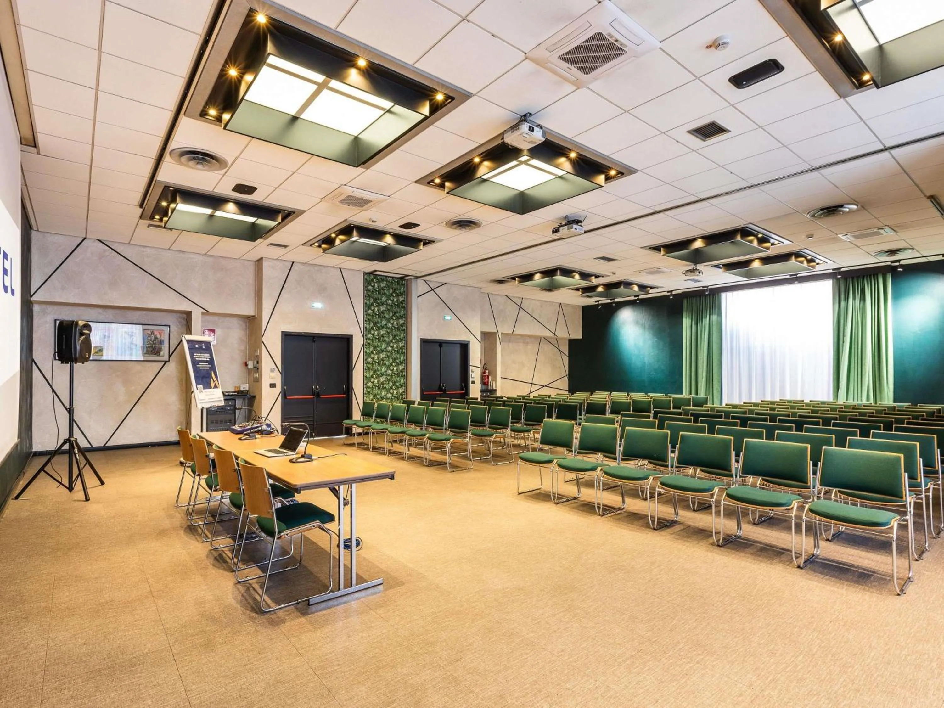 Meeting/conference room in Novotel Genova City