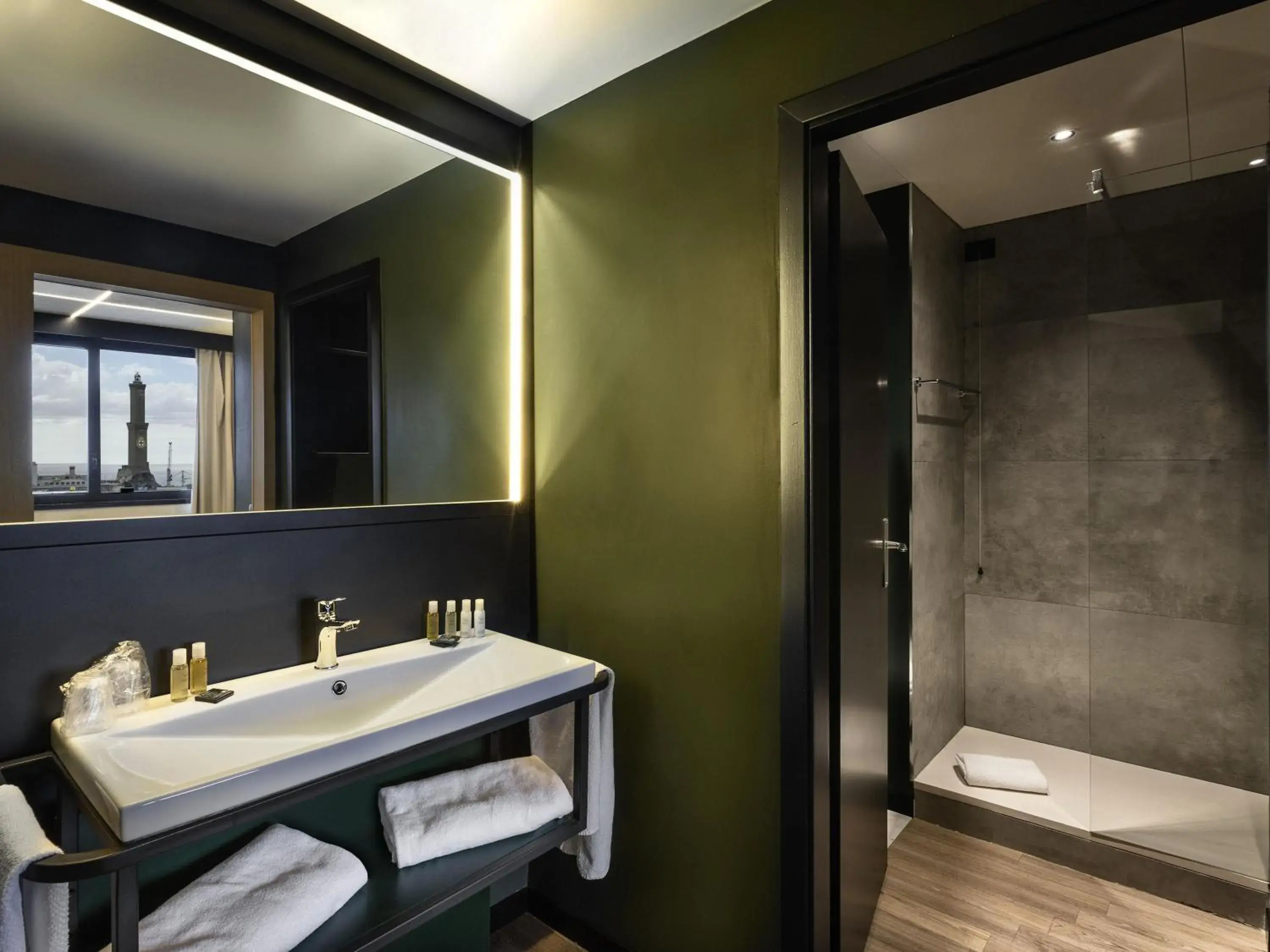 Deluxe Apartment with One Double Ded and Sofa in Novotel Genova City Deluxe Apartment with One Double Ded and Sofa in Novotel Genova City