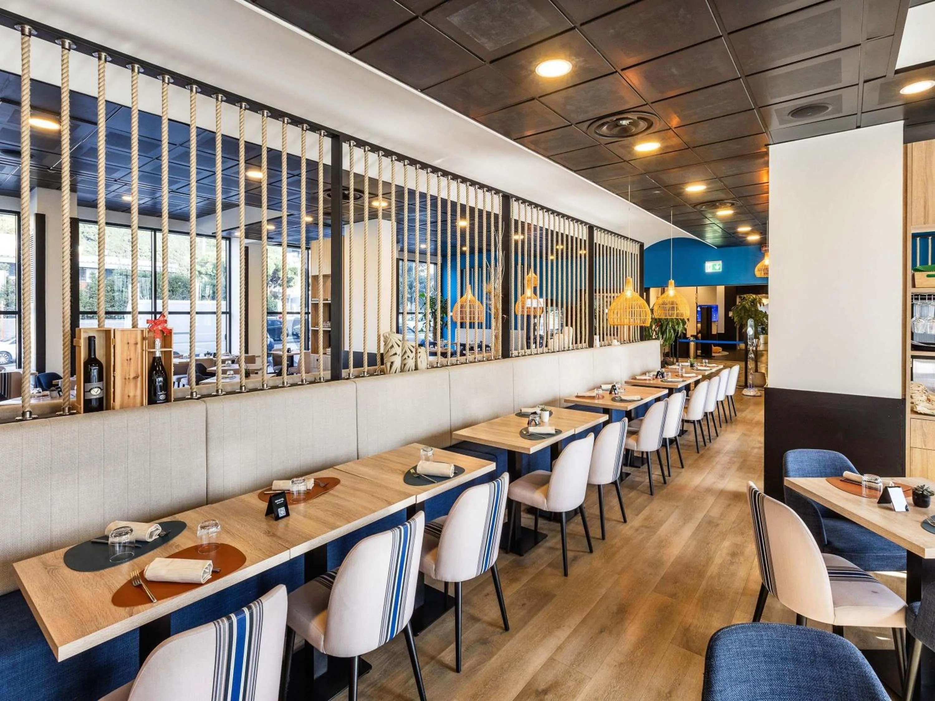 Restaurant/places to eat in Novotel Genova City