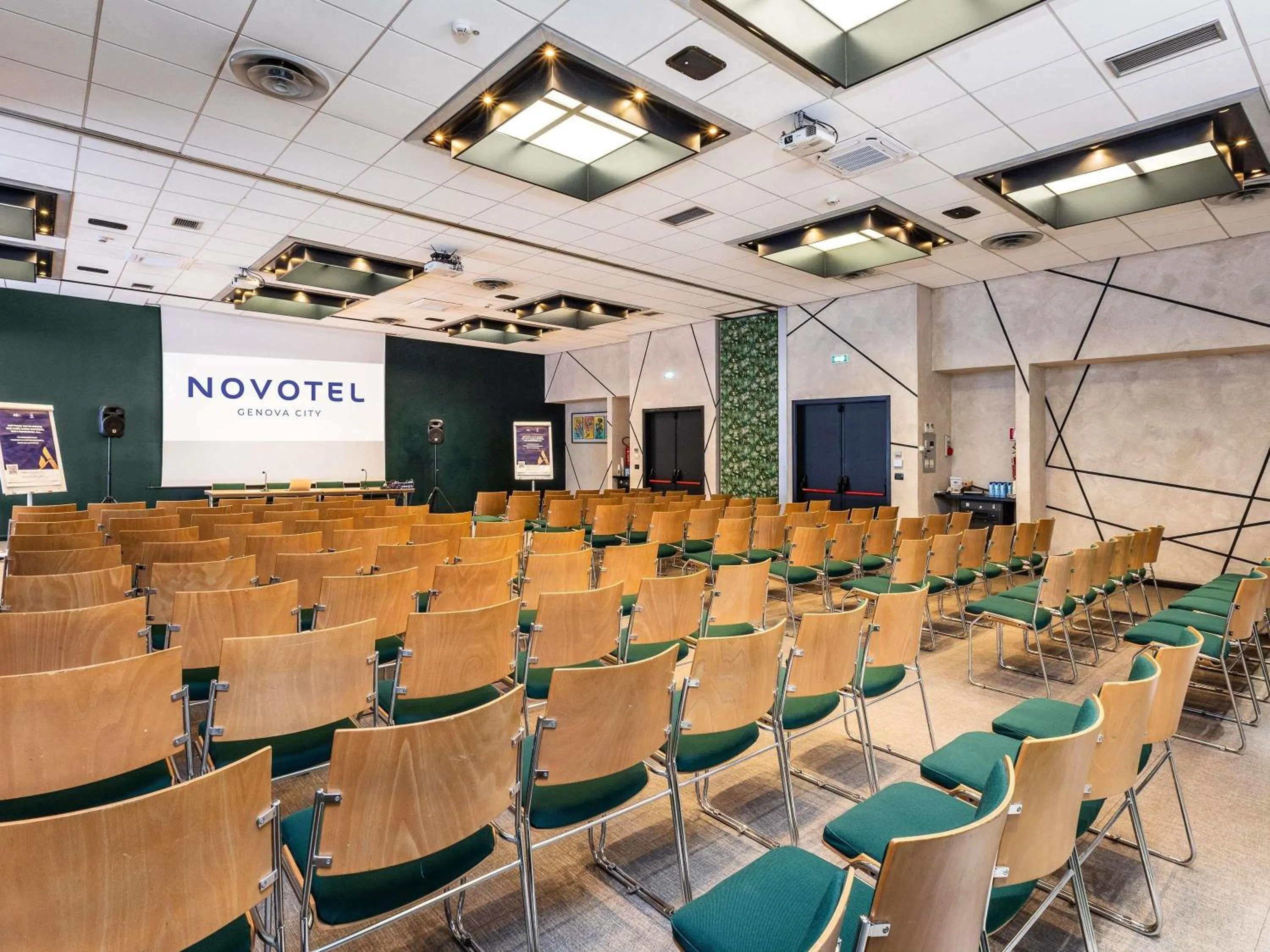 Meeting/conference room in Novotel Genova City